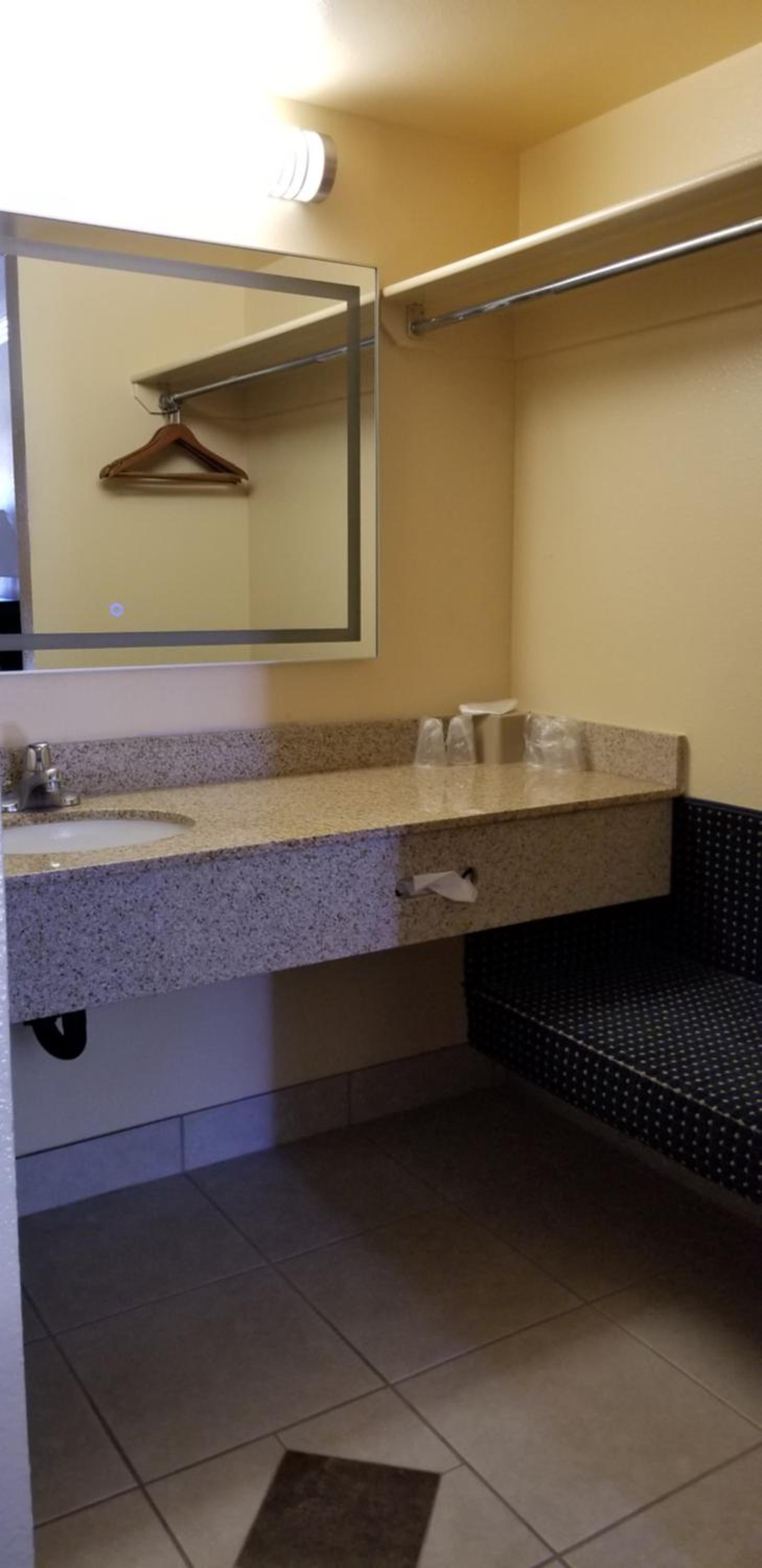 Days Inn by Wyndham Winnemucca photo 48