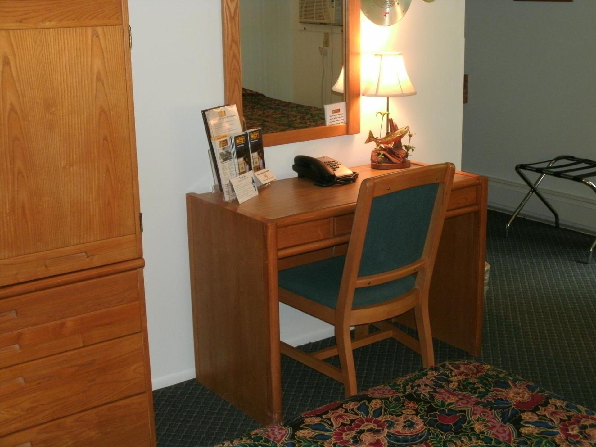 Budget Host Inn photo 18