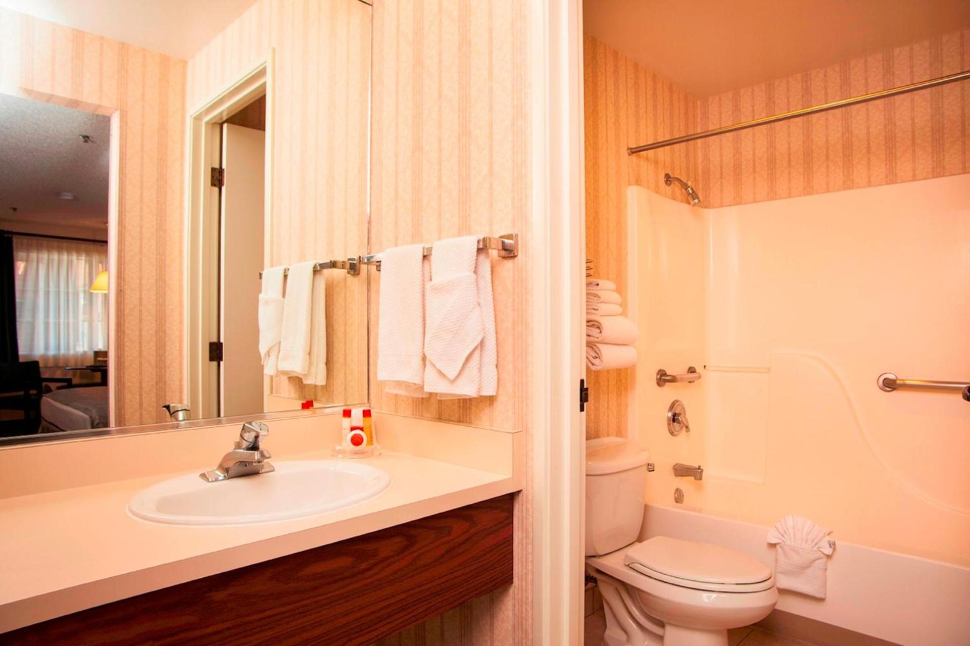 Carson Valley Motor Lodge and Suites photo 20