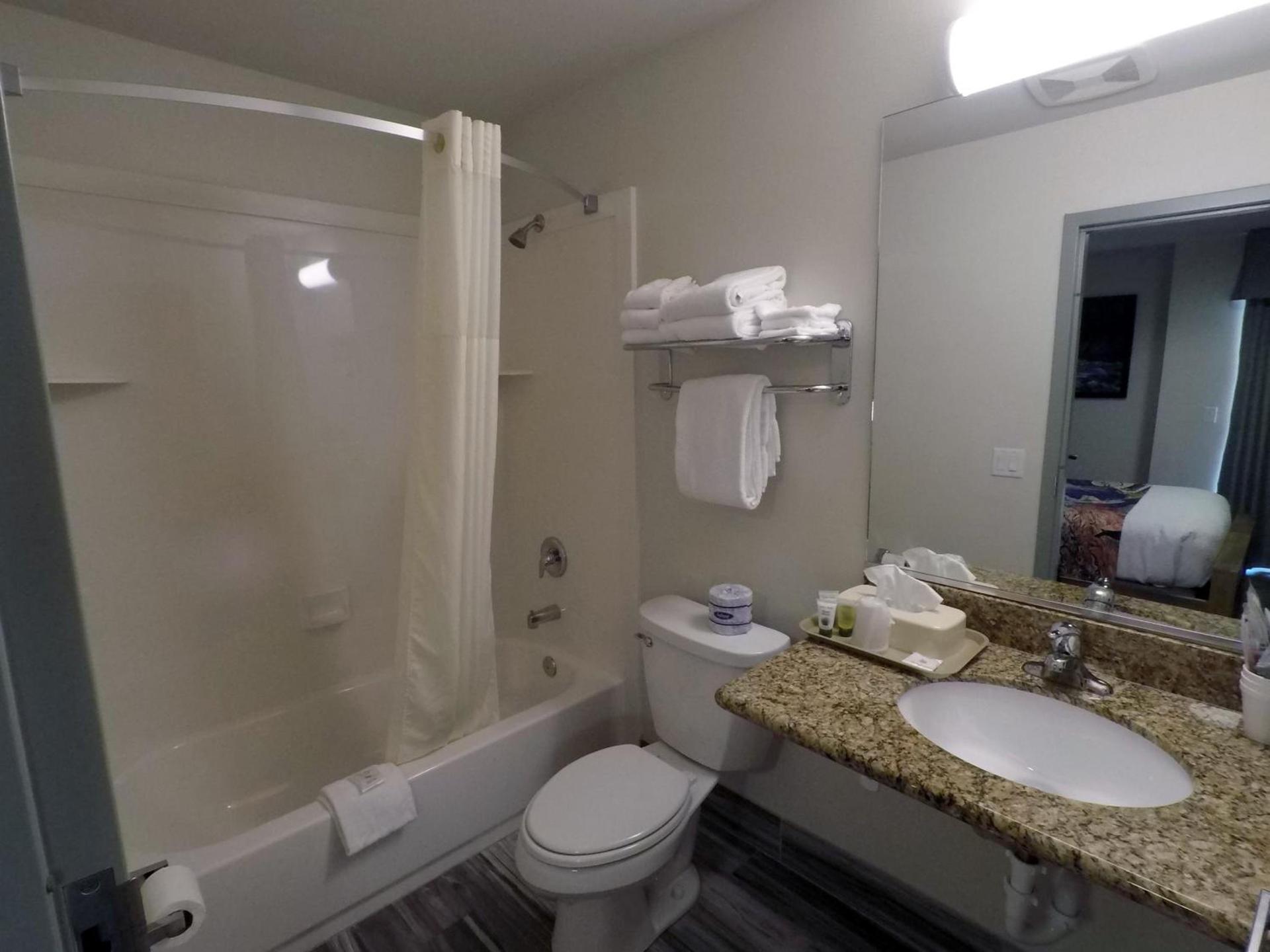 Bumbleberry Inn photo 53