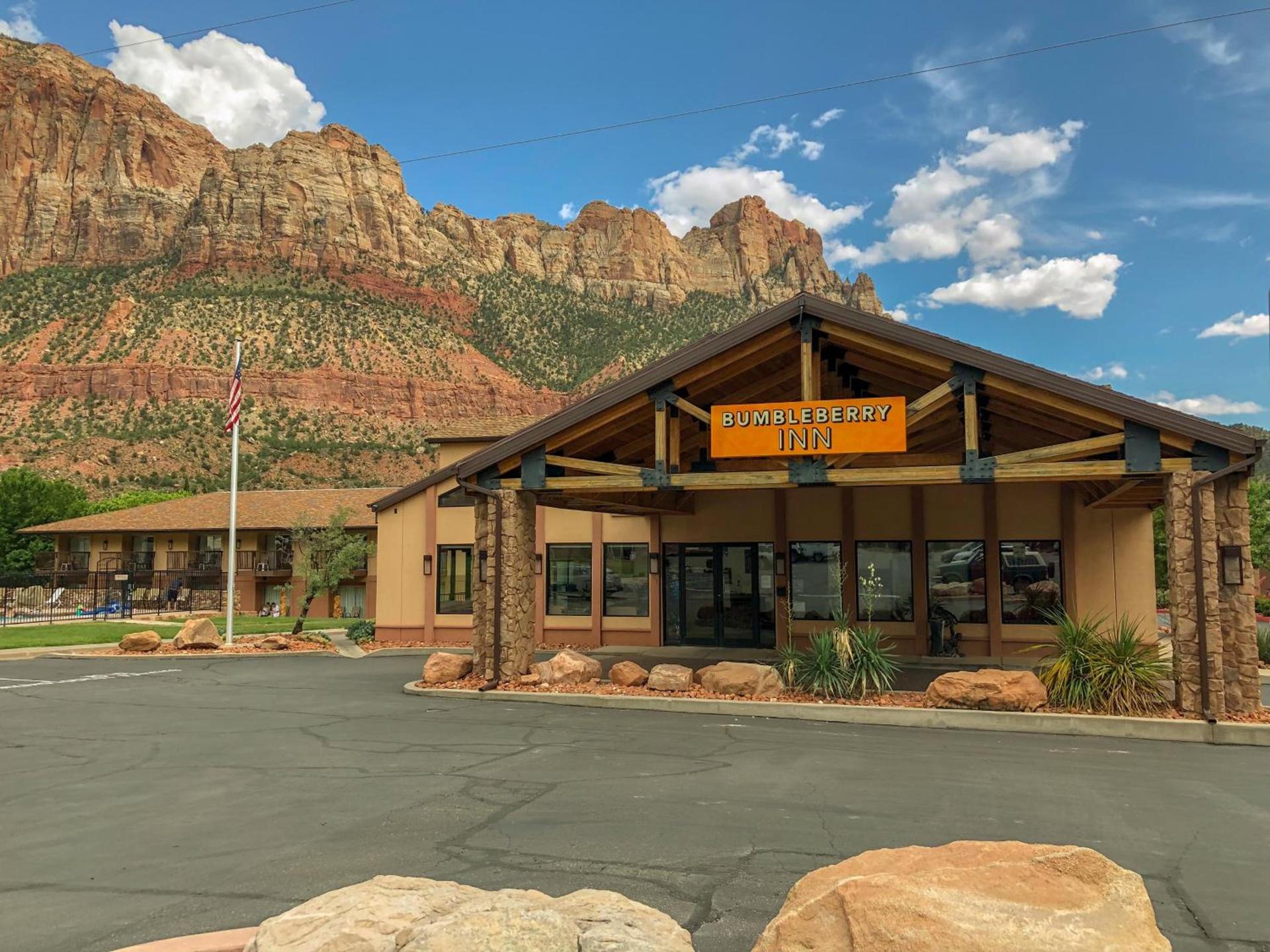 Bumbleberry Inn — hotel in Springdale