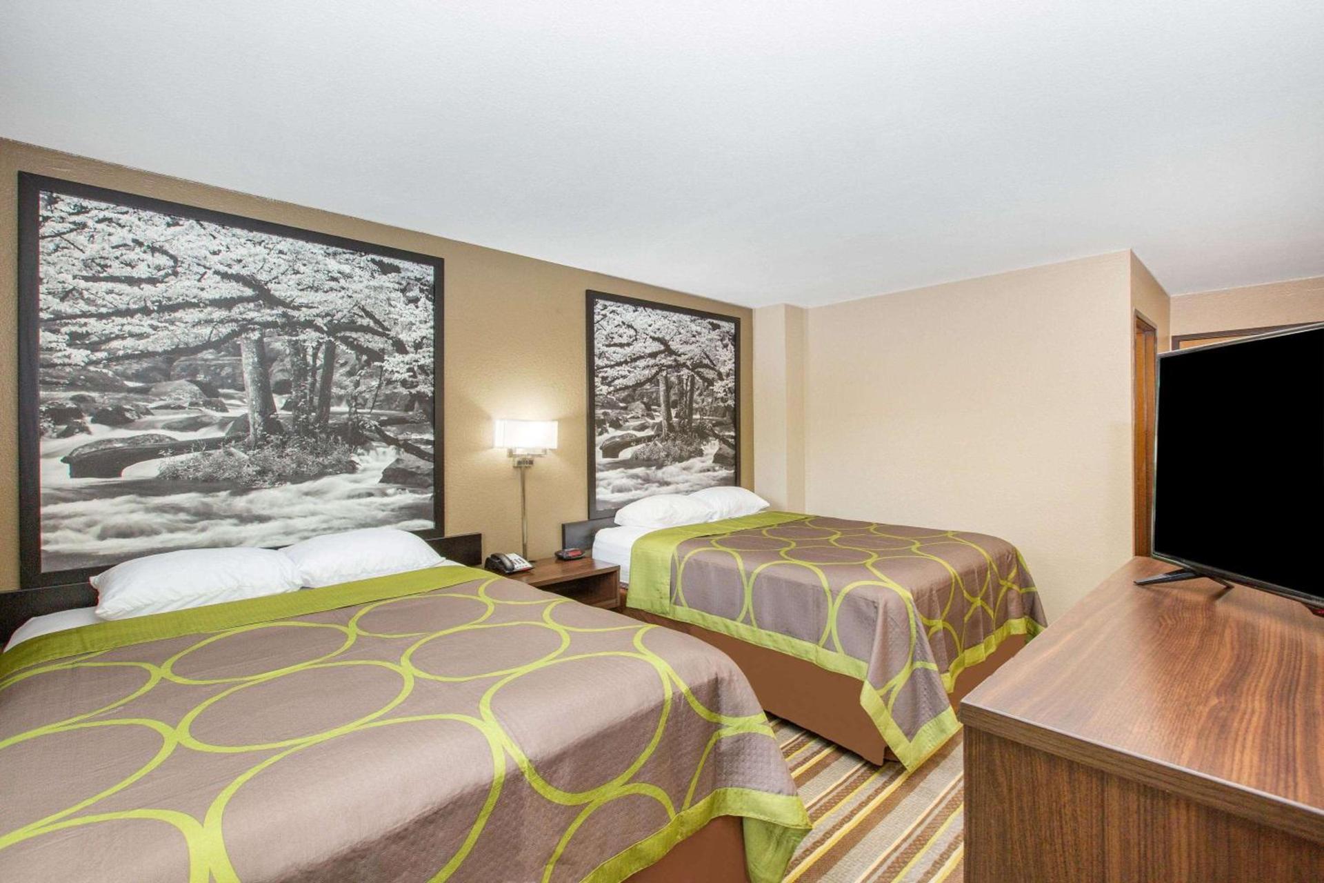 Super 8 by Wyndham Chattanooga Lookout Mountain TN photo 8