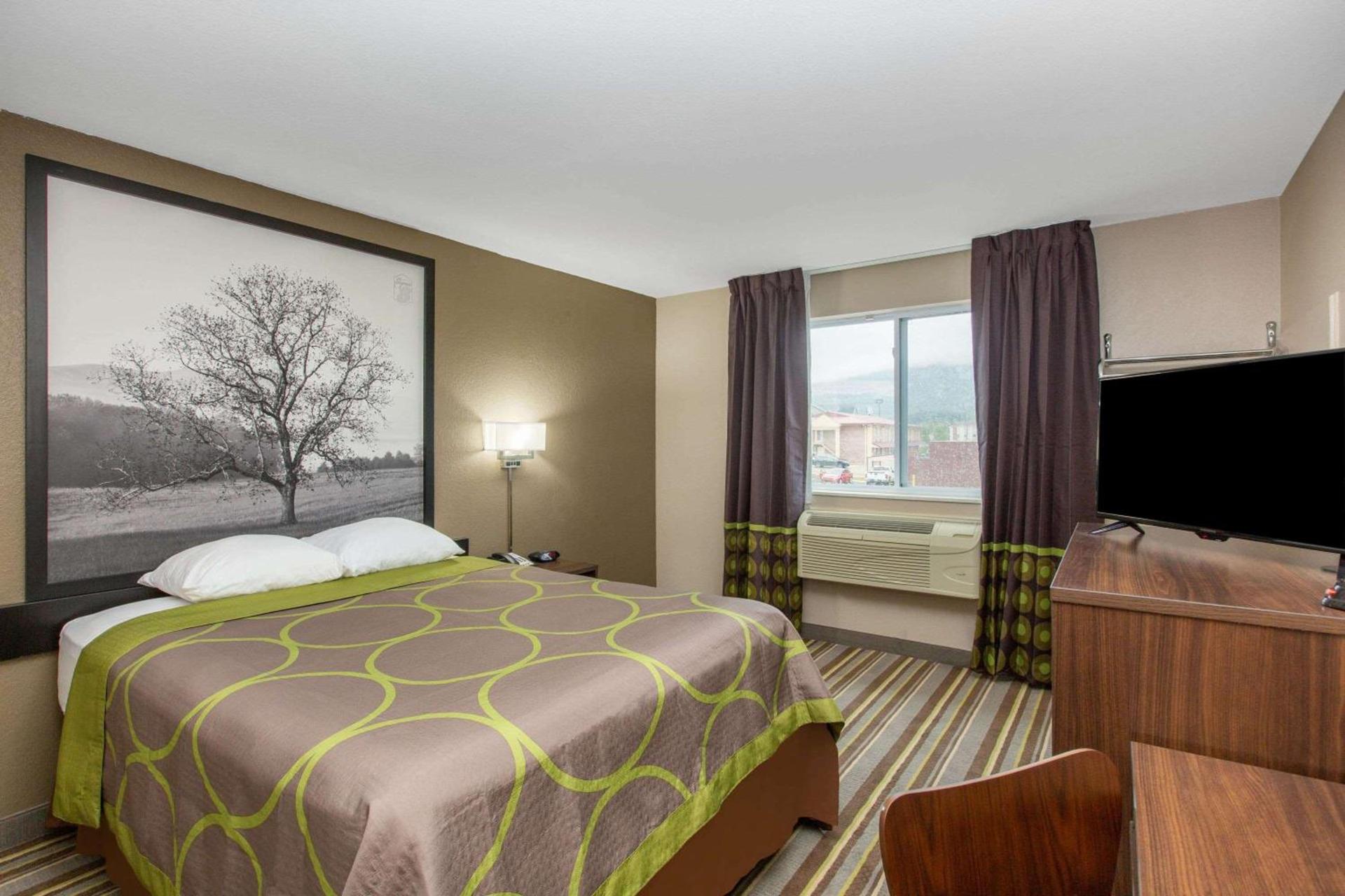Super 8 by Wyndham Chattanooga Lookout Mountain TN photo 11