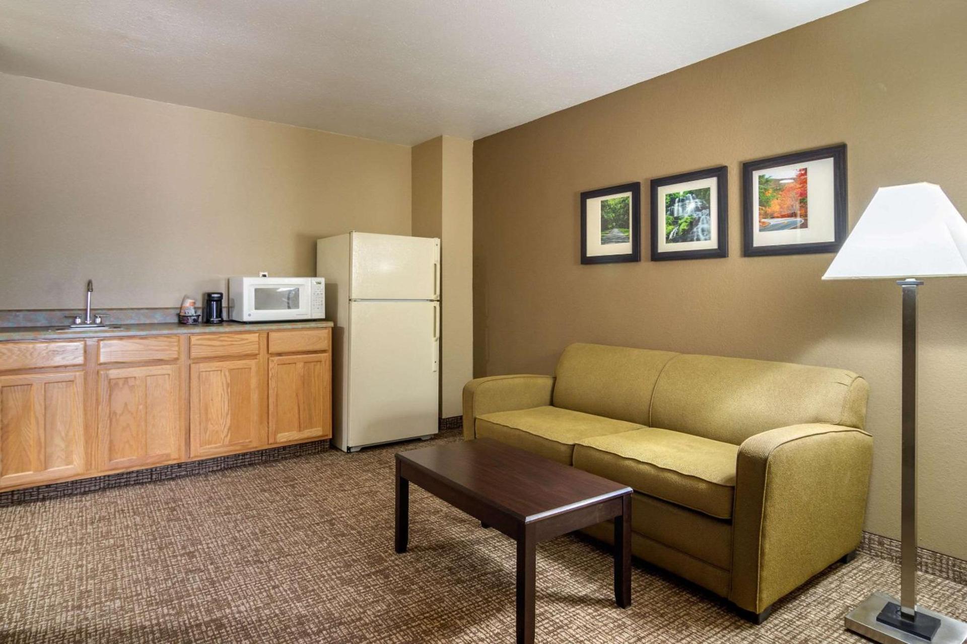 Comfort Inn & Suites Perry National Fairgrounds Area photo 34