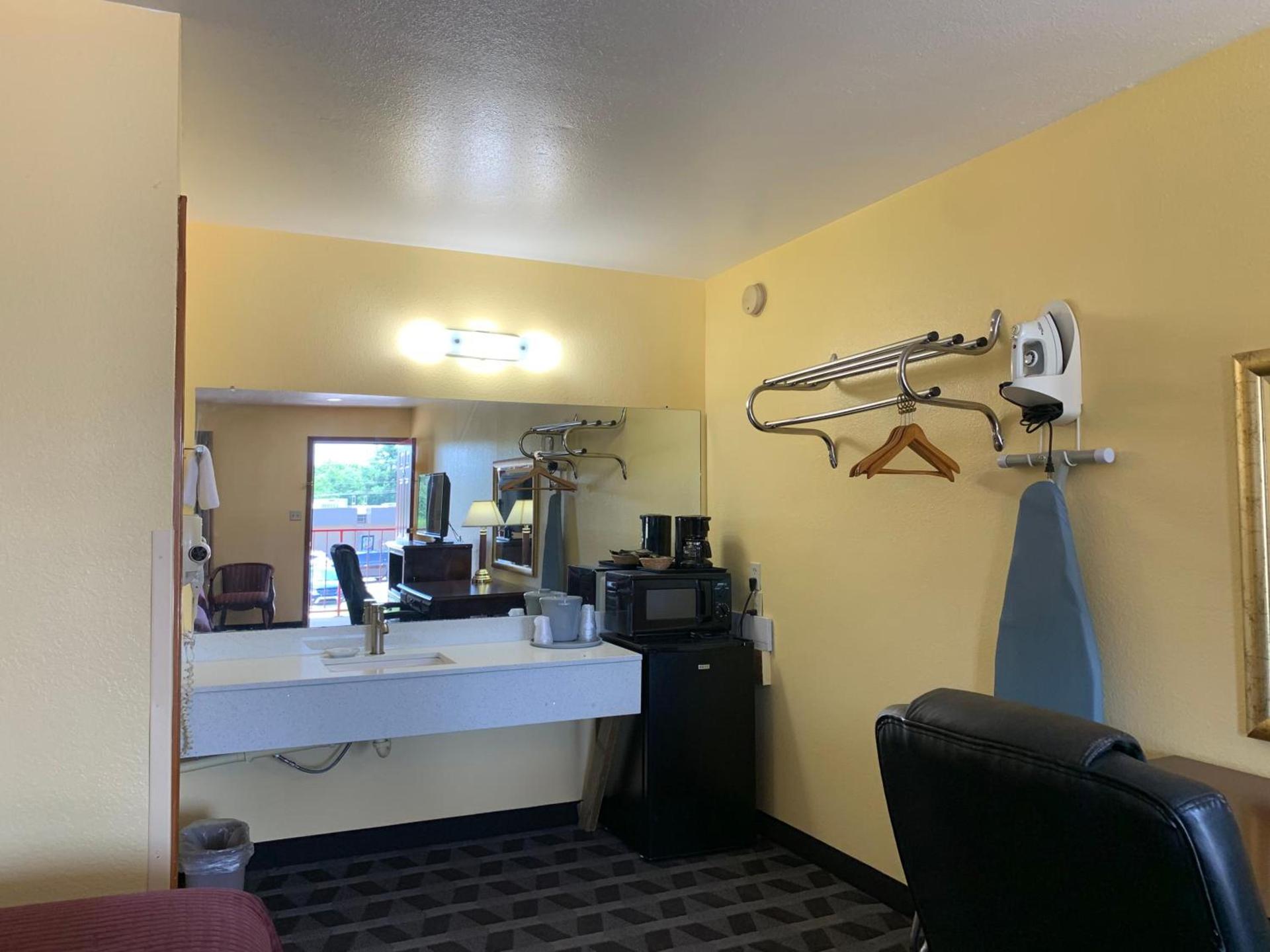 Southern Nights Motel photo 3
