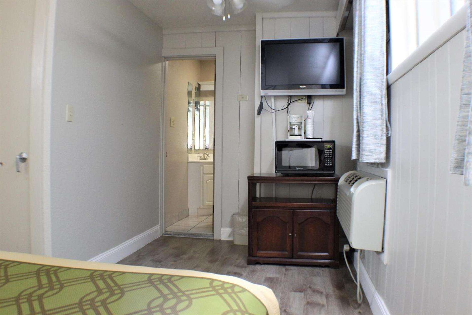 Fabulous Chalet Inn photo 62