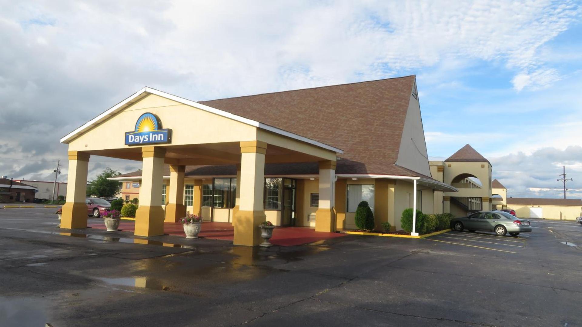 Days Inn by Wyndham Blytheville photo 26