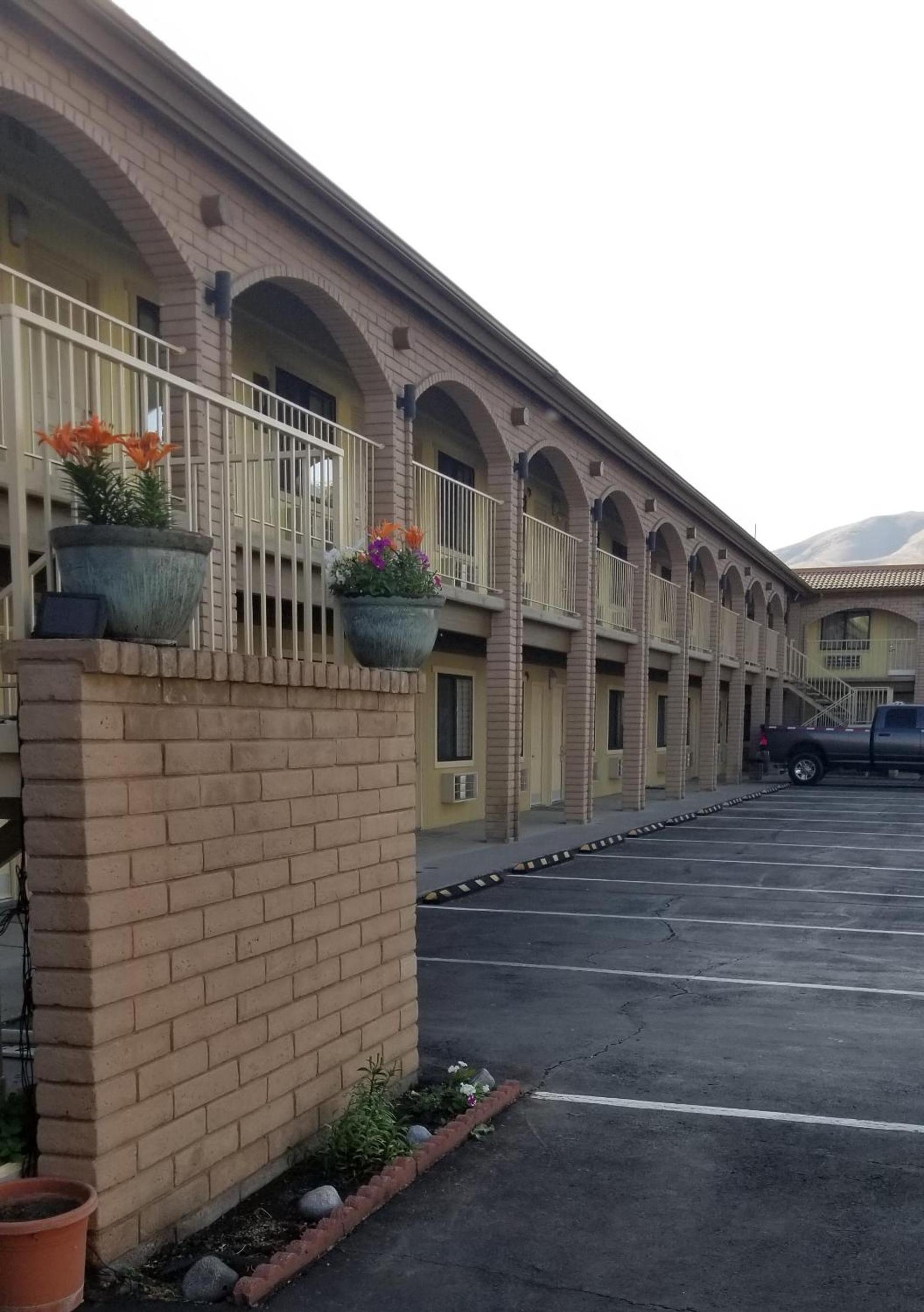 Days Inn by Wyndham Winnemucca photo 42
