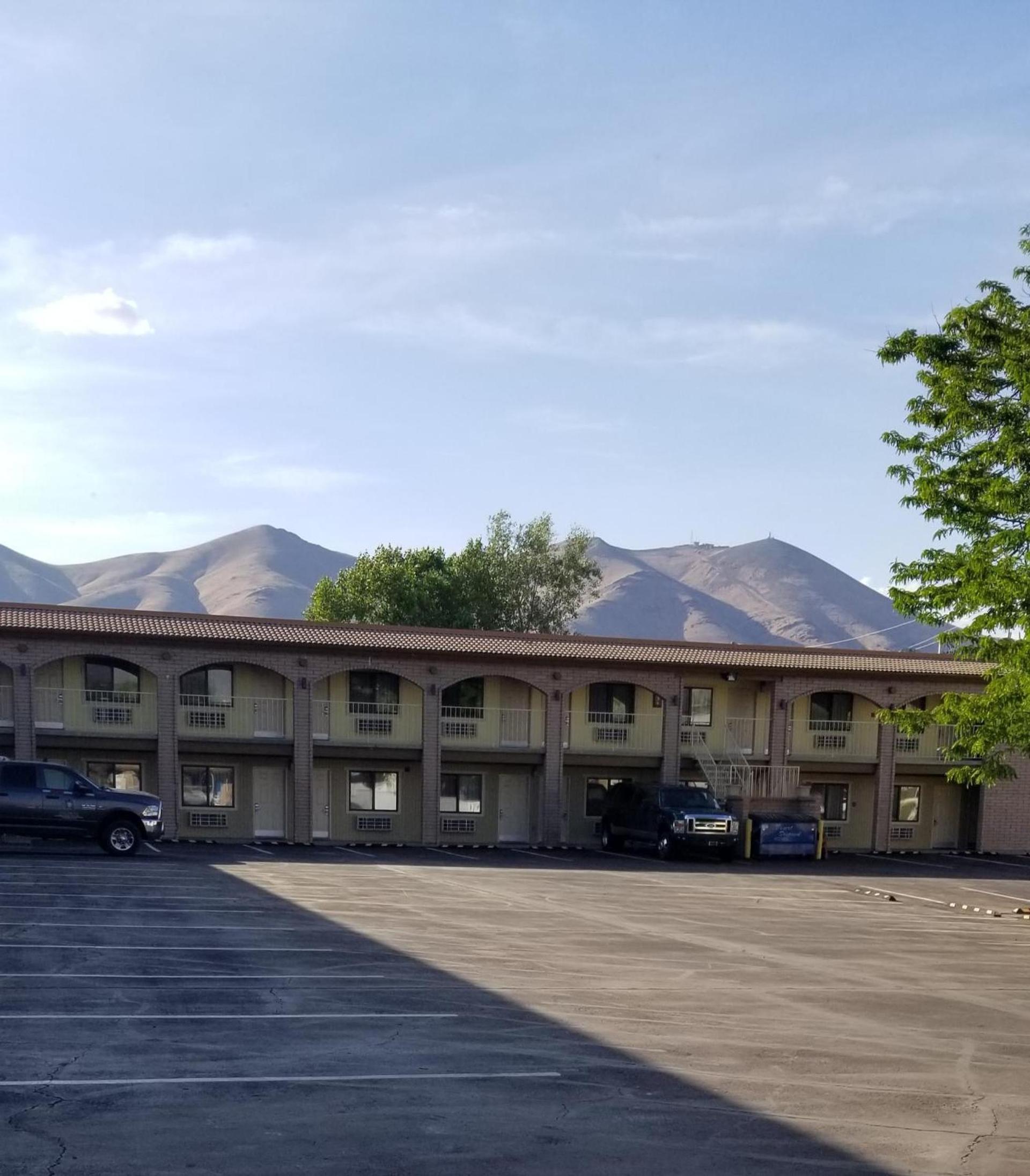 Days Inn by Wyndham Winnemucca photo 41