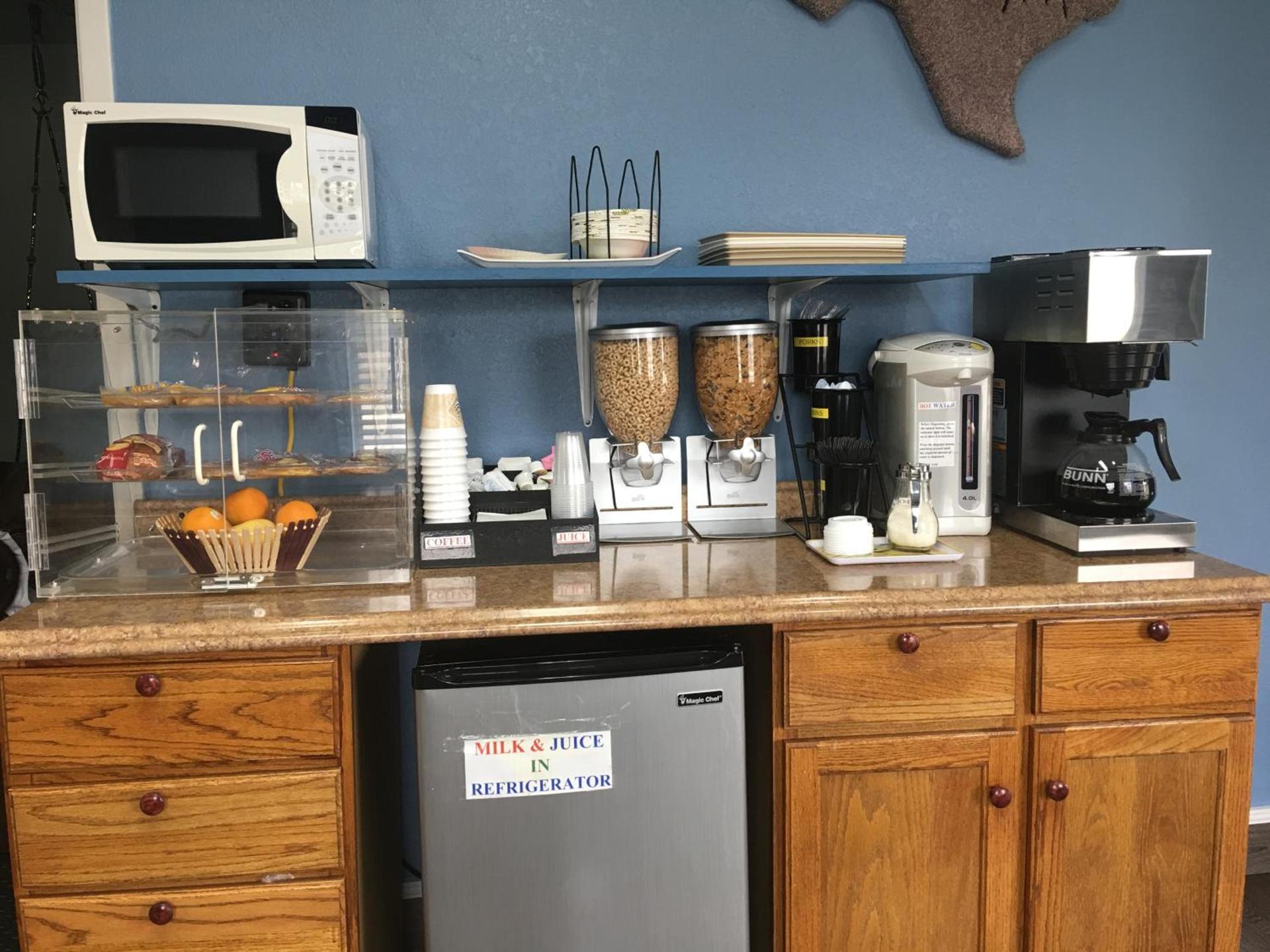 Americas Best Value Inn Ozona photo 11
