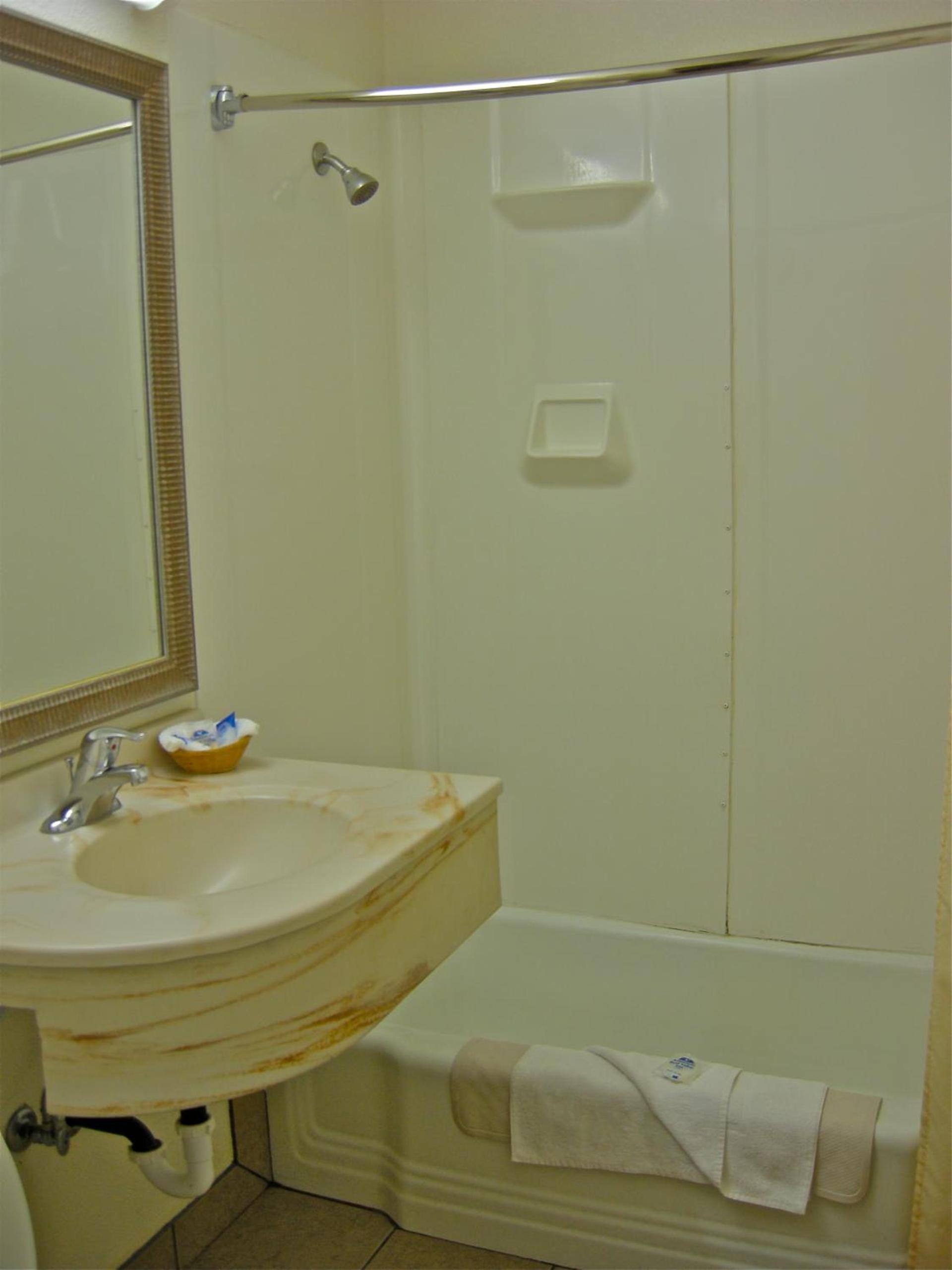 Americas Best Value Inn - Pendleton photo 21