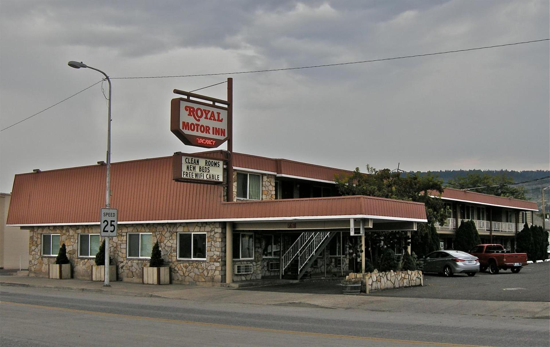 Royal Motor Inn photo 37