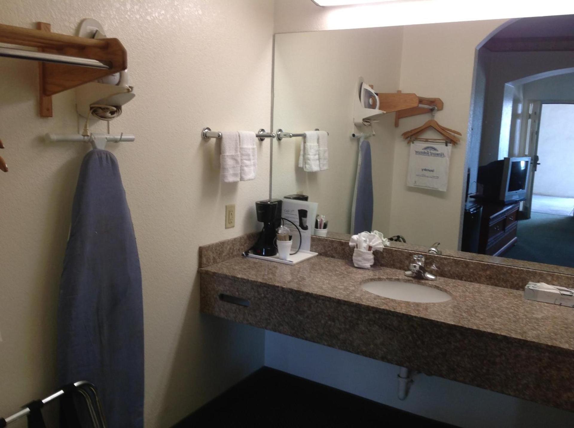 HomeBridge Inn and Suites photo 18