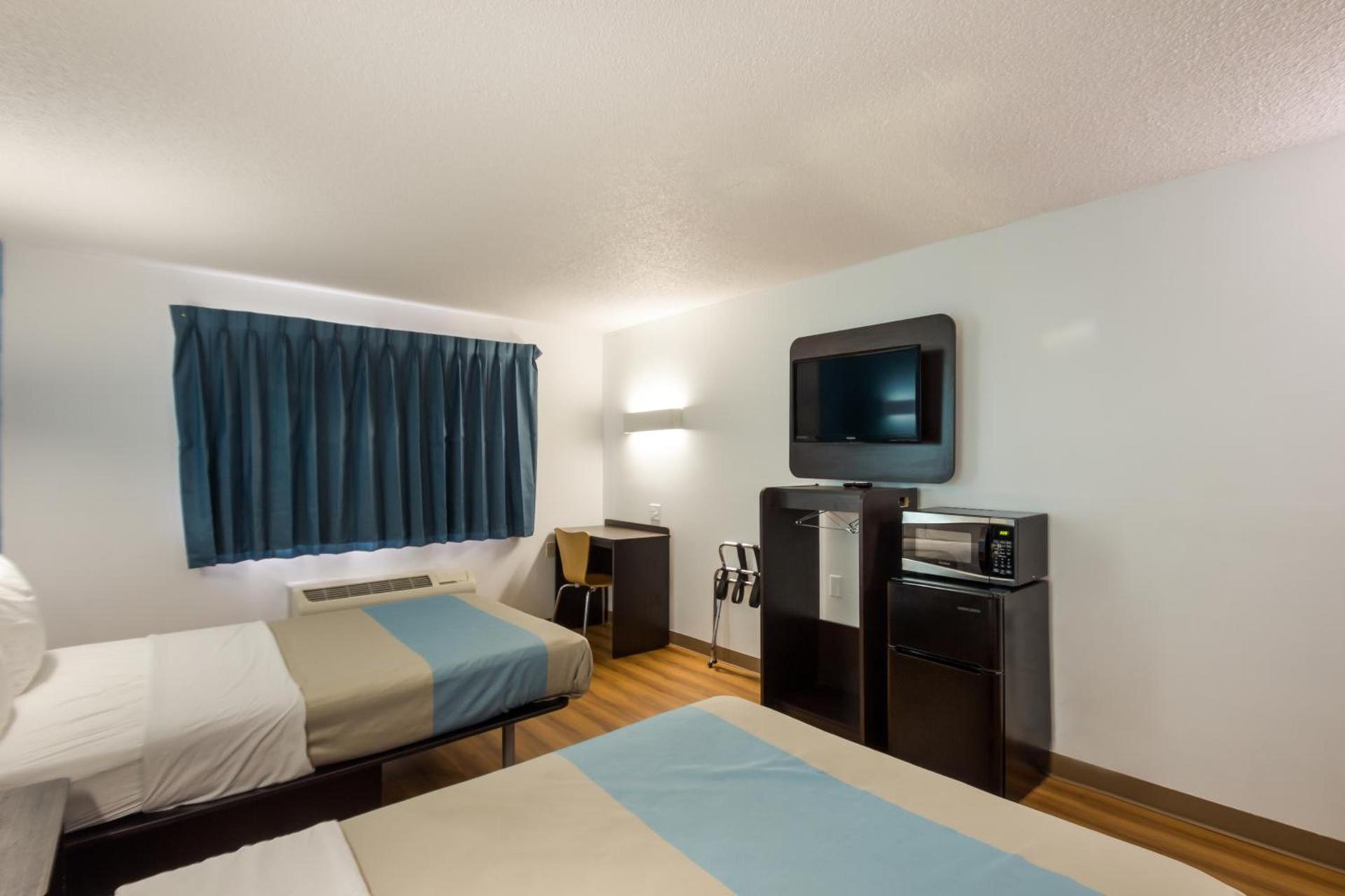 Motel 6-Rothschild, WI photo 35