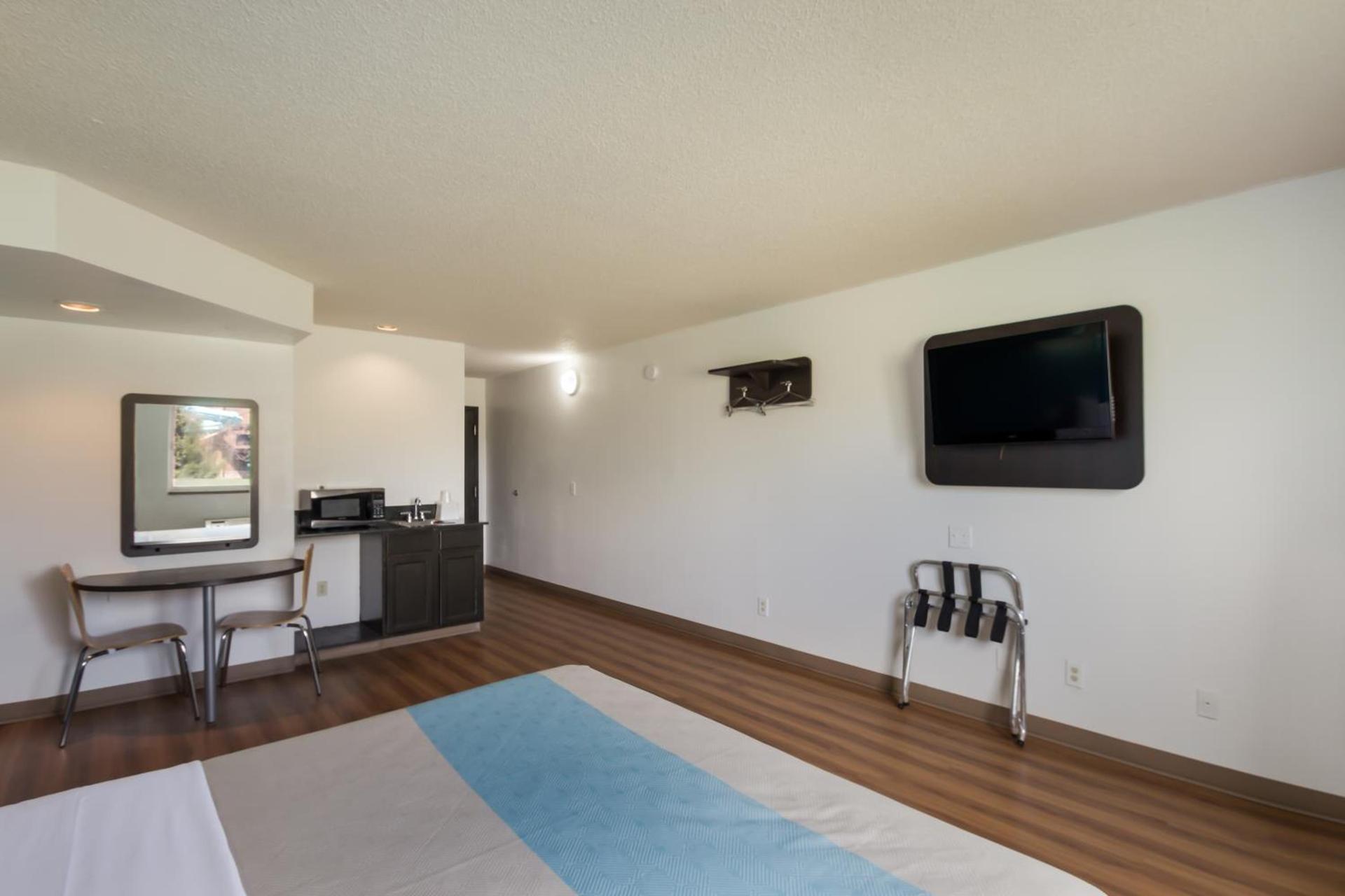 Motel 6-Rothschild, WI photo 31