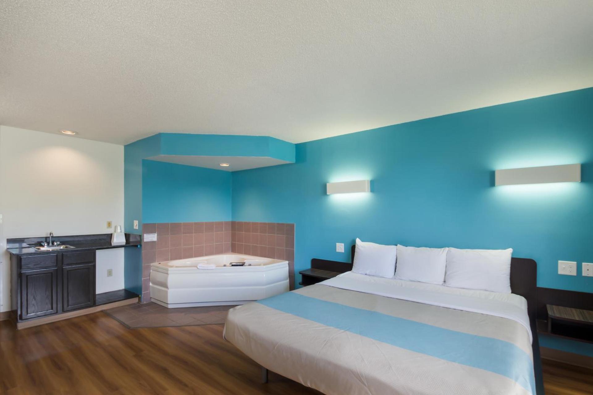 Motel 6-Rothschild, WI photo 29