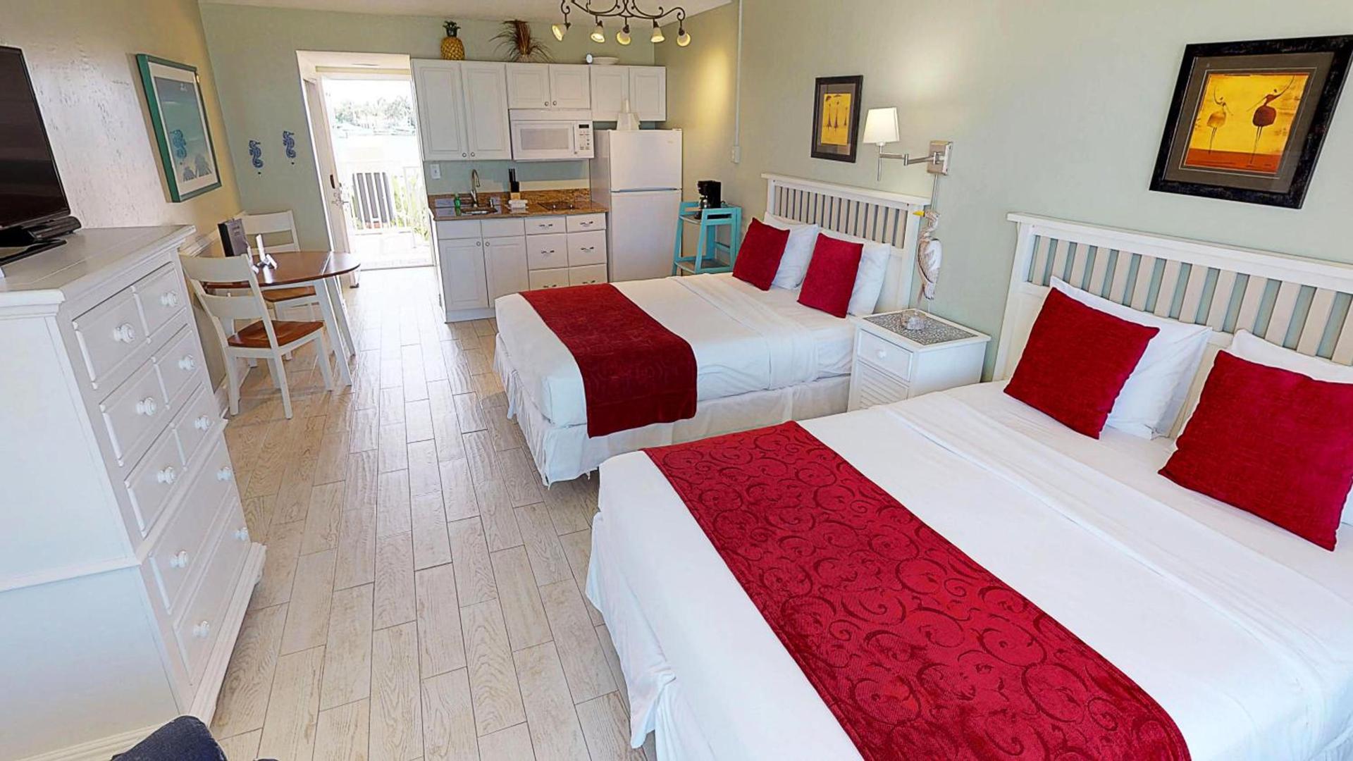 Island Inn Beach Resort photo 91