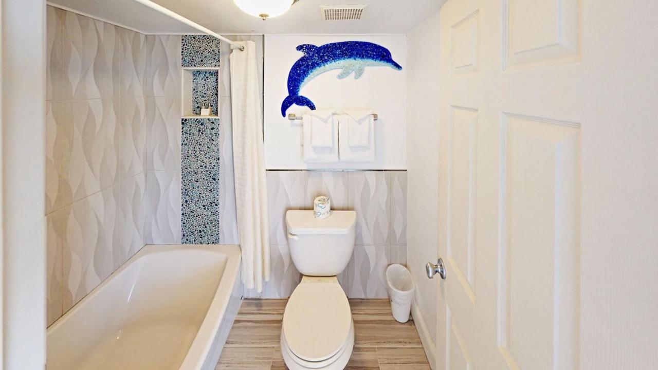 Island Inn Beach Resort photo 84