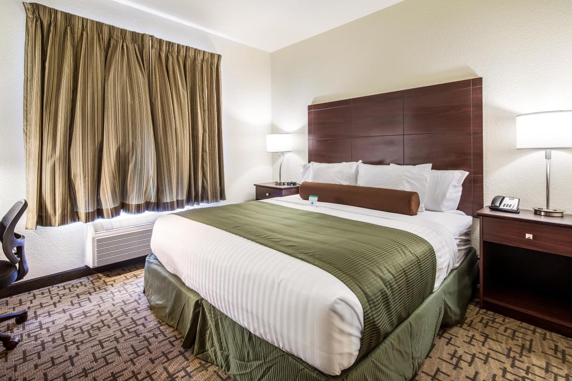 Cobblestone Hotel & Suites - Victor photo 7