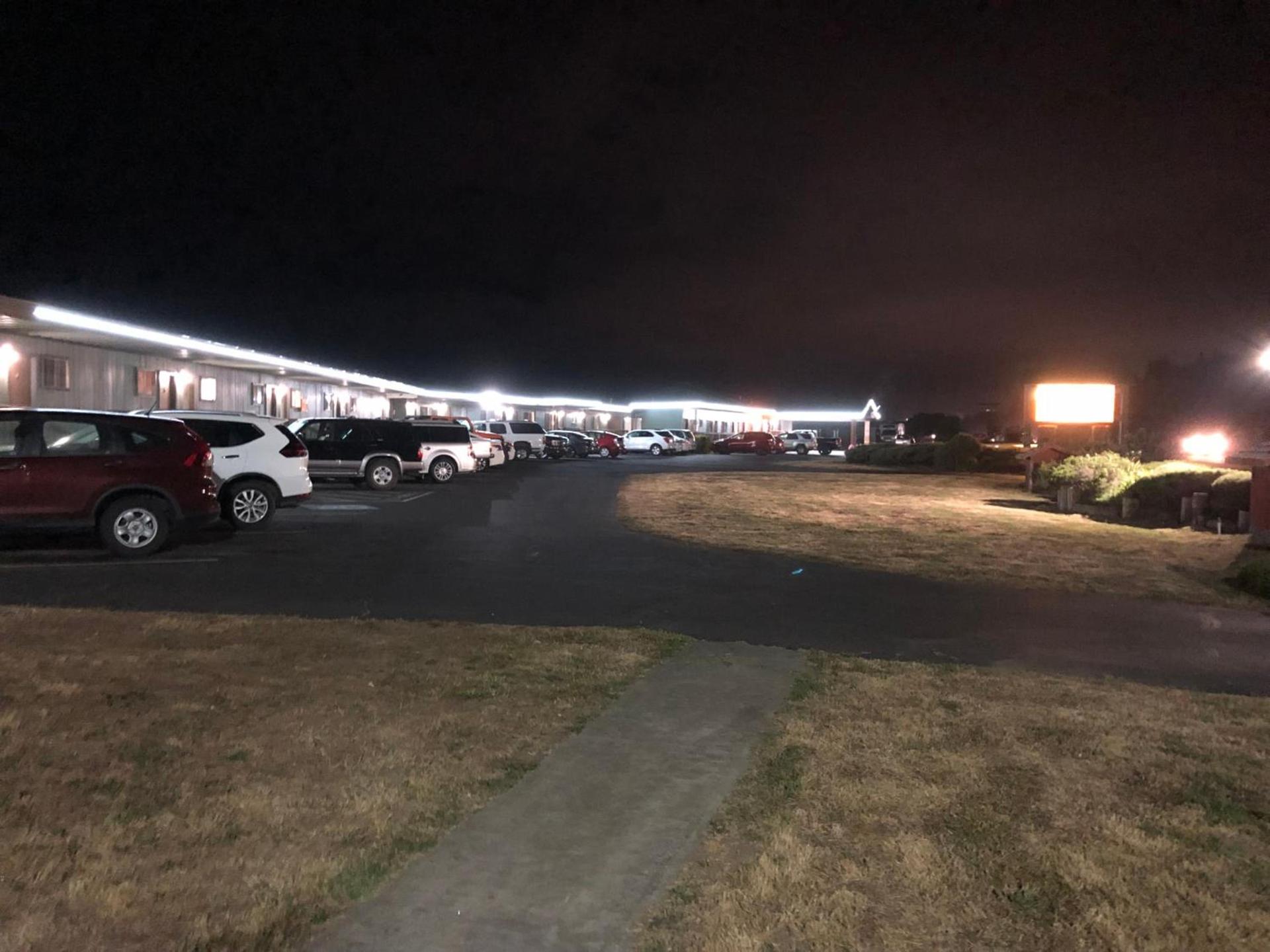 Crescent Beach Motel photo 51