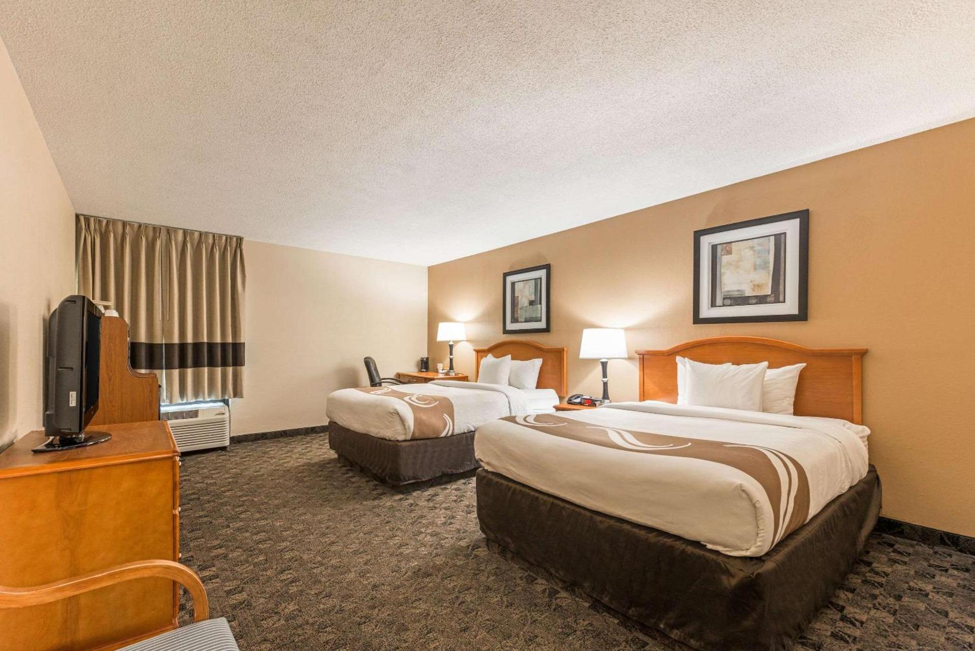 Quality Inn & Suites Portage Central photo 22