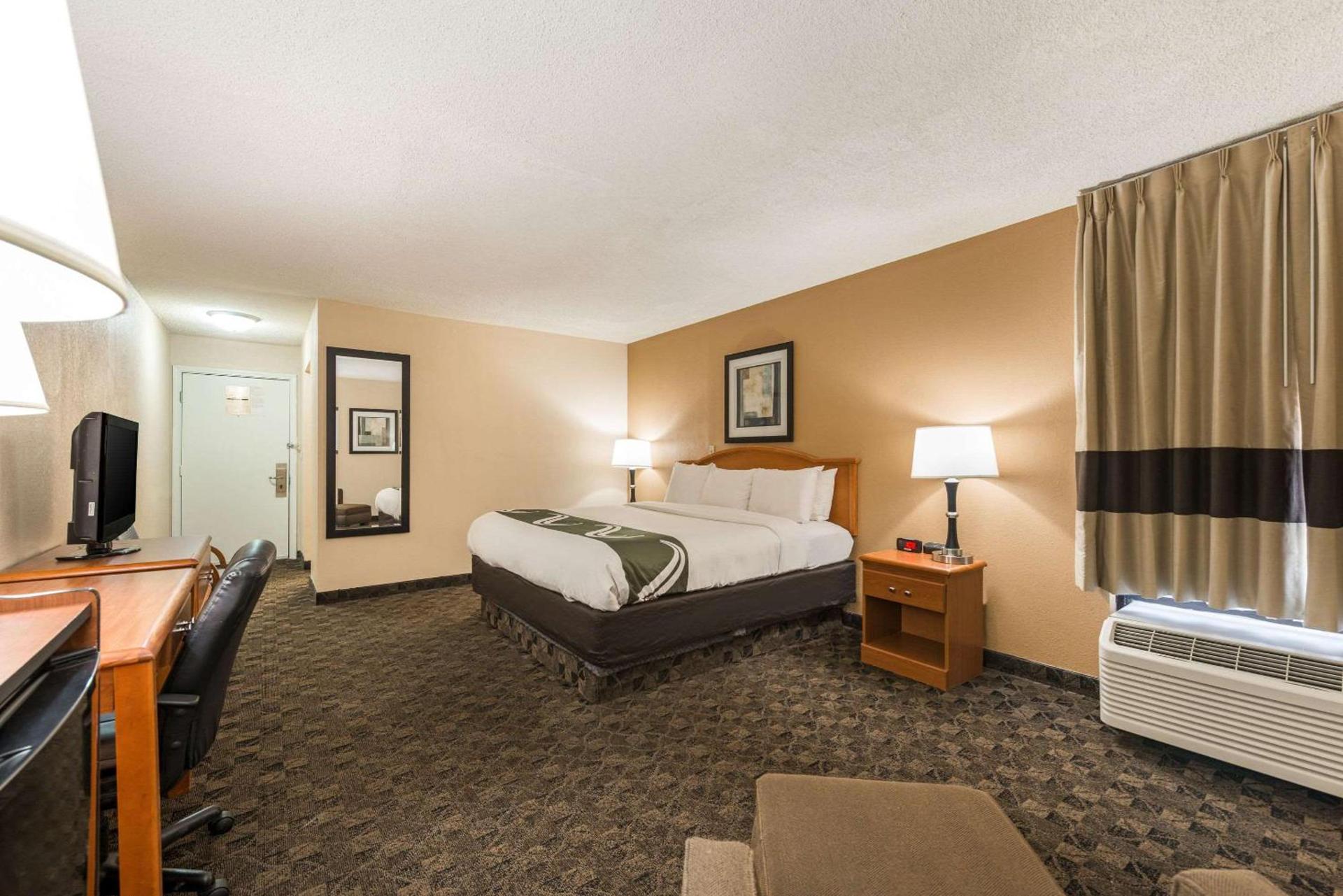 Quality Inn & Suites Portage Central photo 21