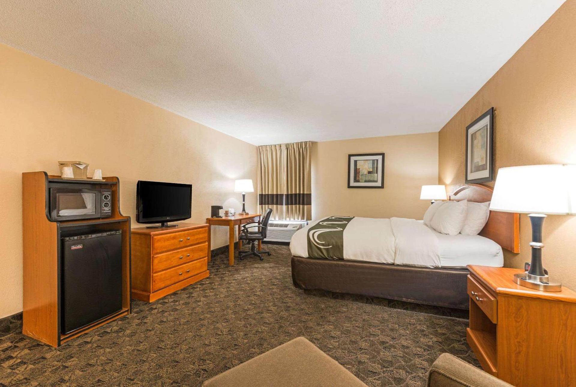 Quality Inn & Suites Portage Central photo 17