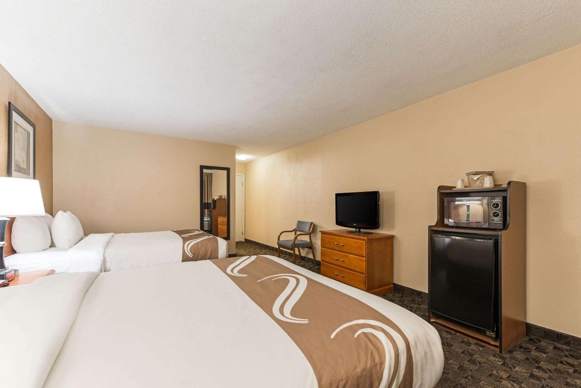 Quality Inn & Suites Portage Central photo 24