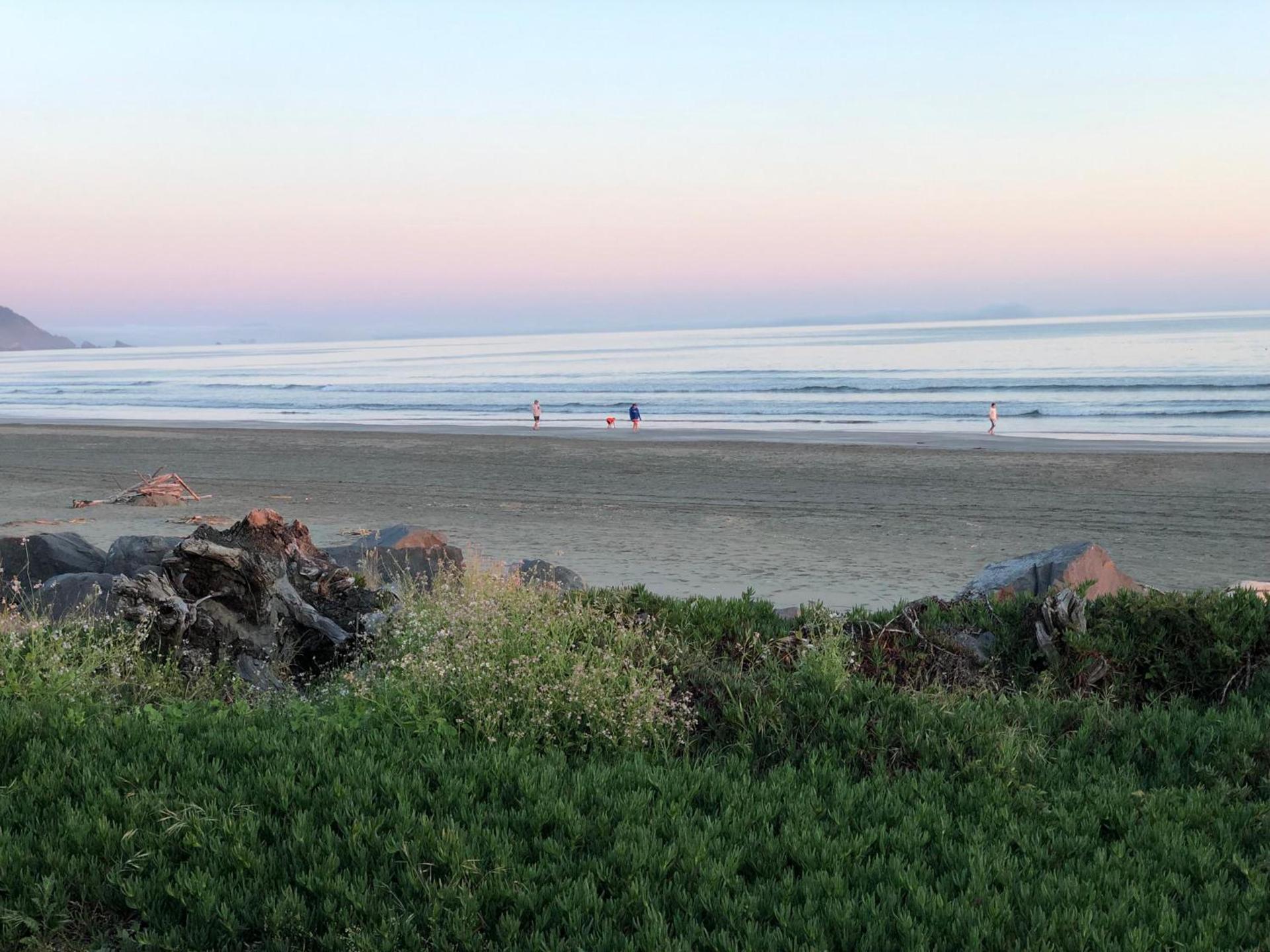 Crescent Beach Motel photo 63