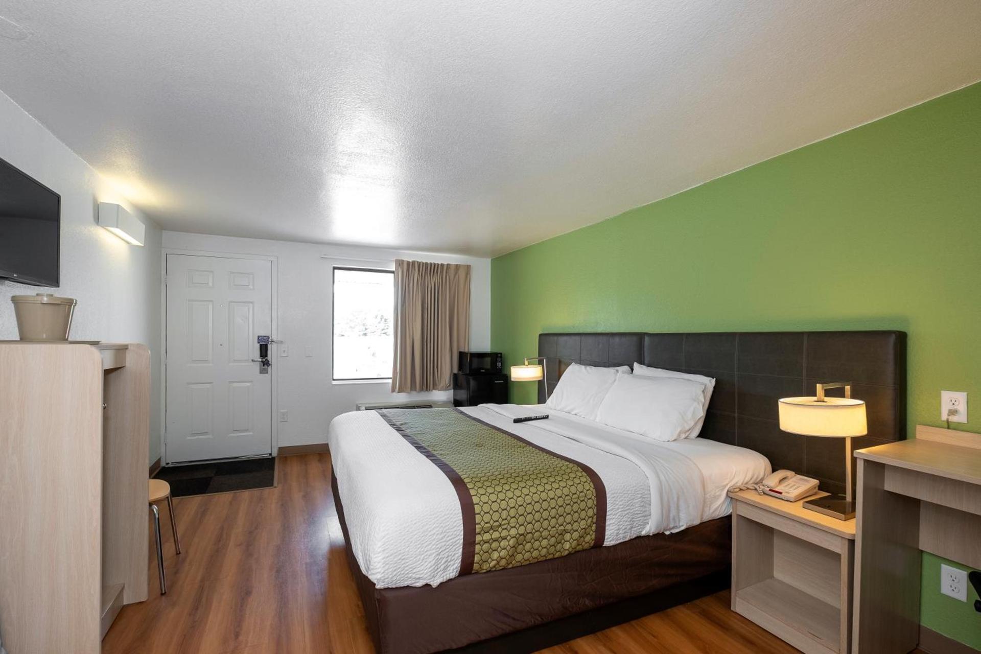 American Inn photo 16