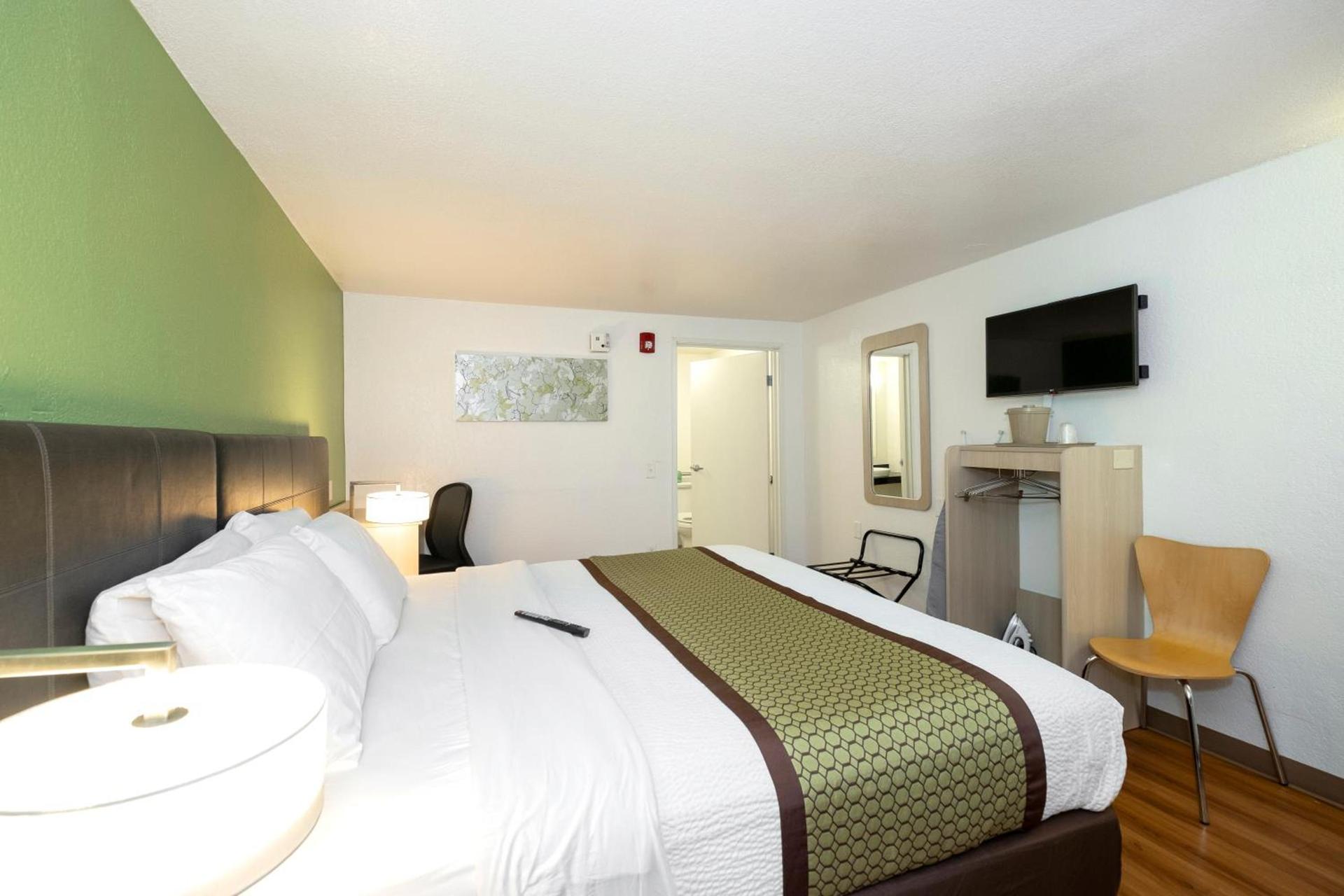 American Inn photo 13