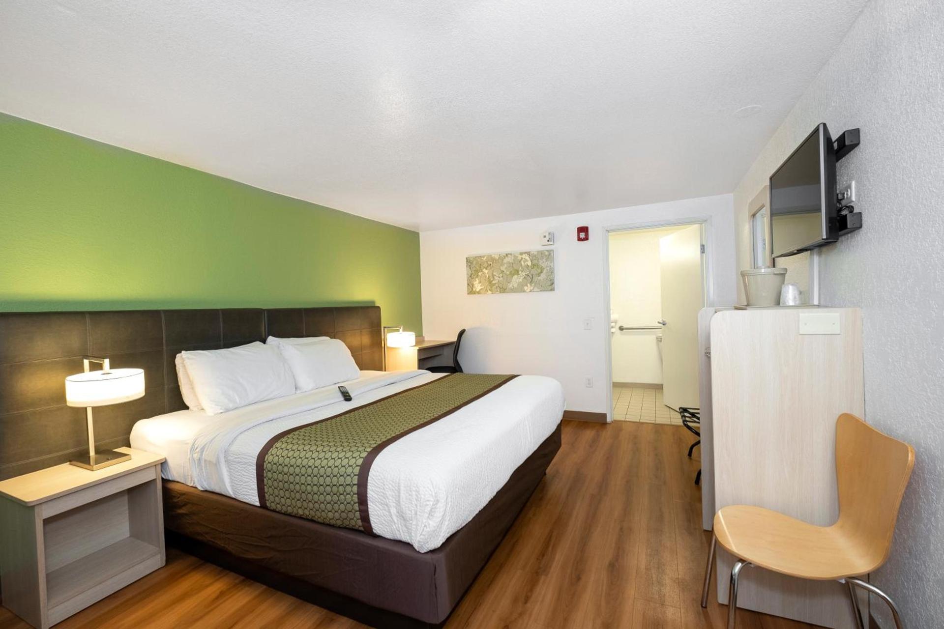 American Inn photo 20