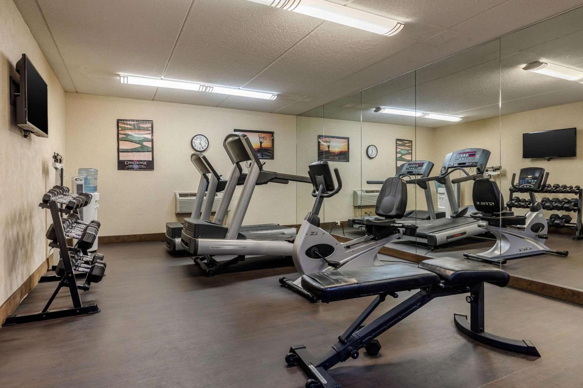 Suburban Studios Arlington Heights Elk Grove photo 12