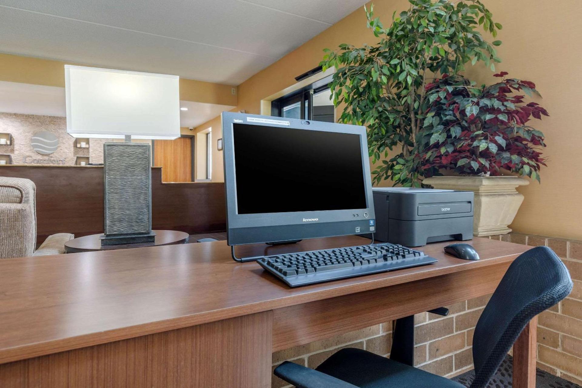 Suburban Studios Arlington Heights Elk Grove photo 15