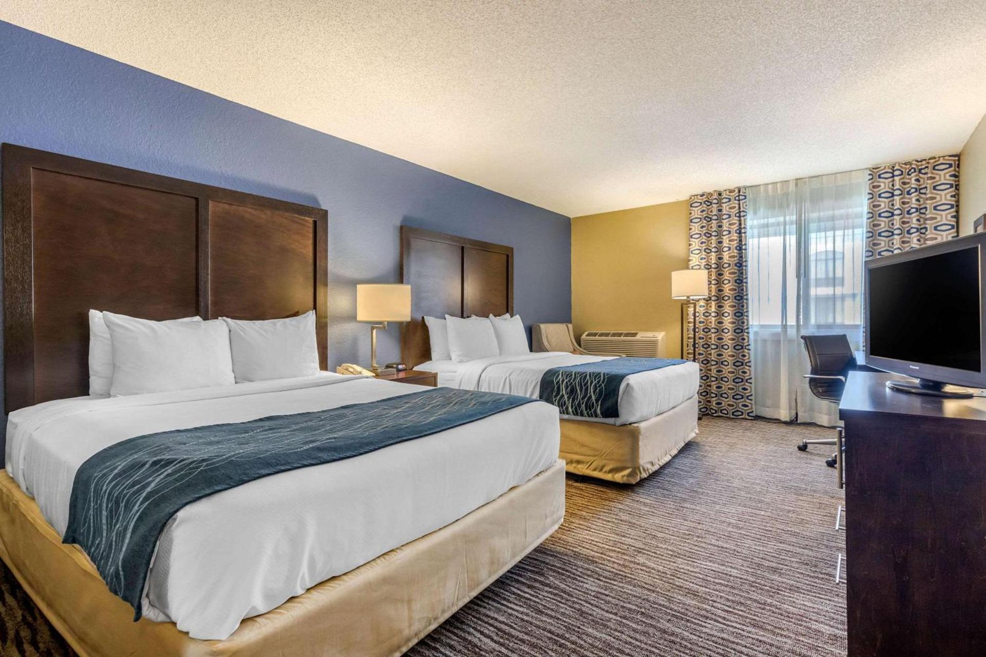 Suburban Studios Arlington Heights Elk Grove photo 18