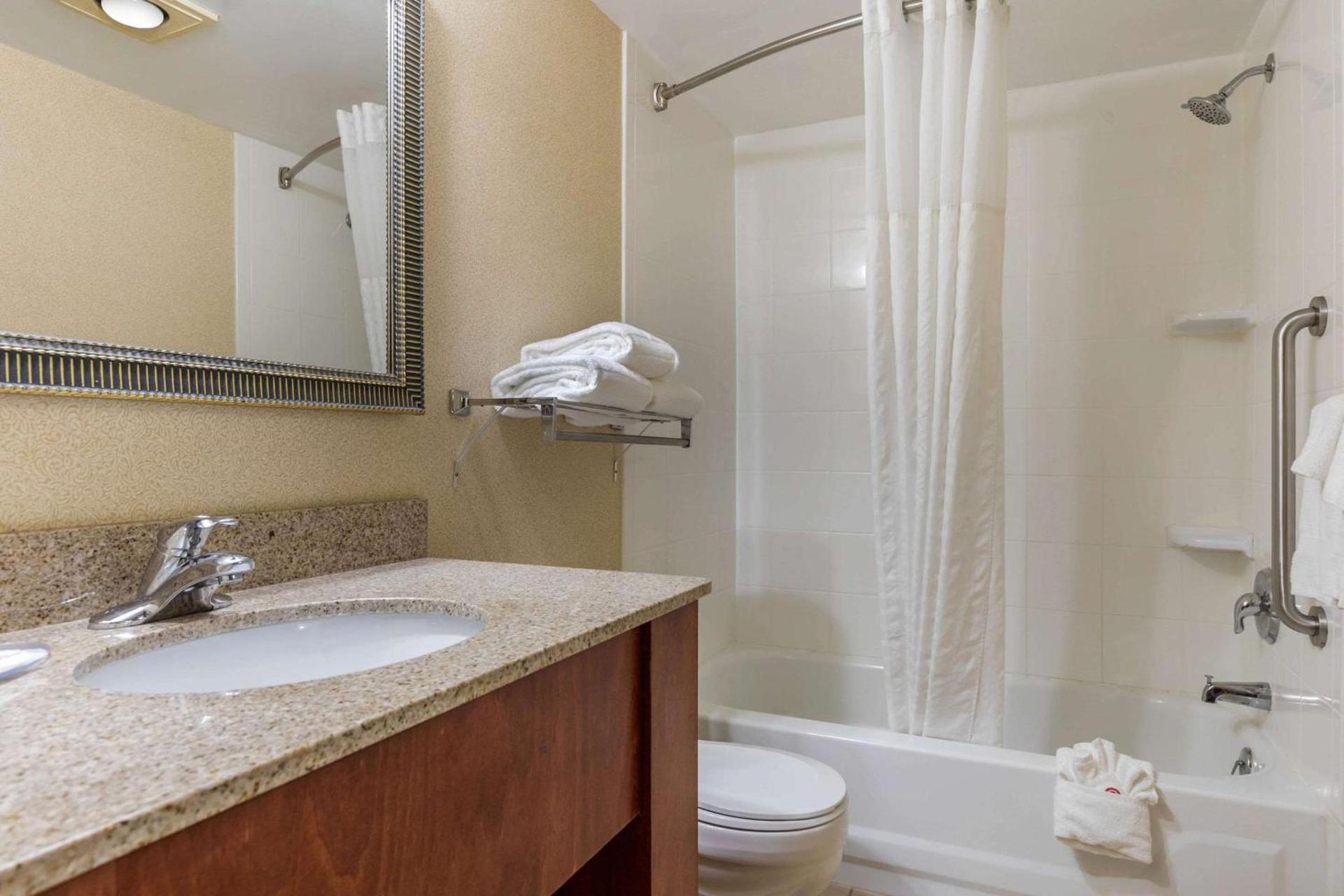 Suburban Studios Arlington Heights Elk Grove photo 19