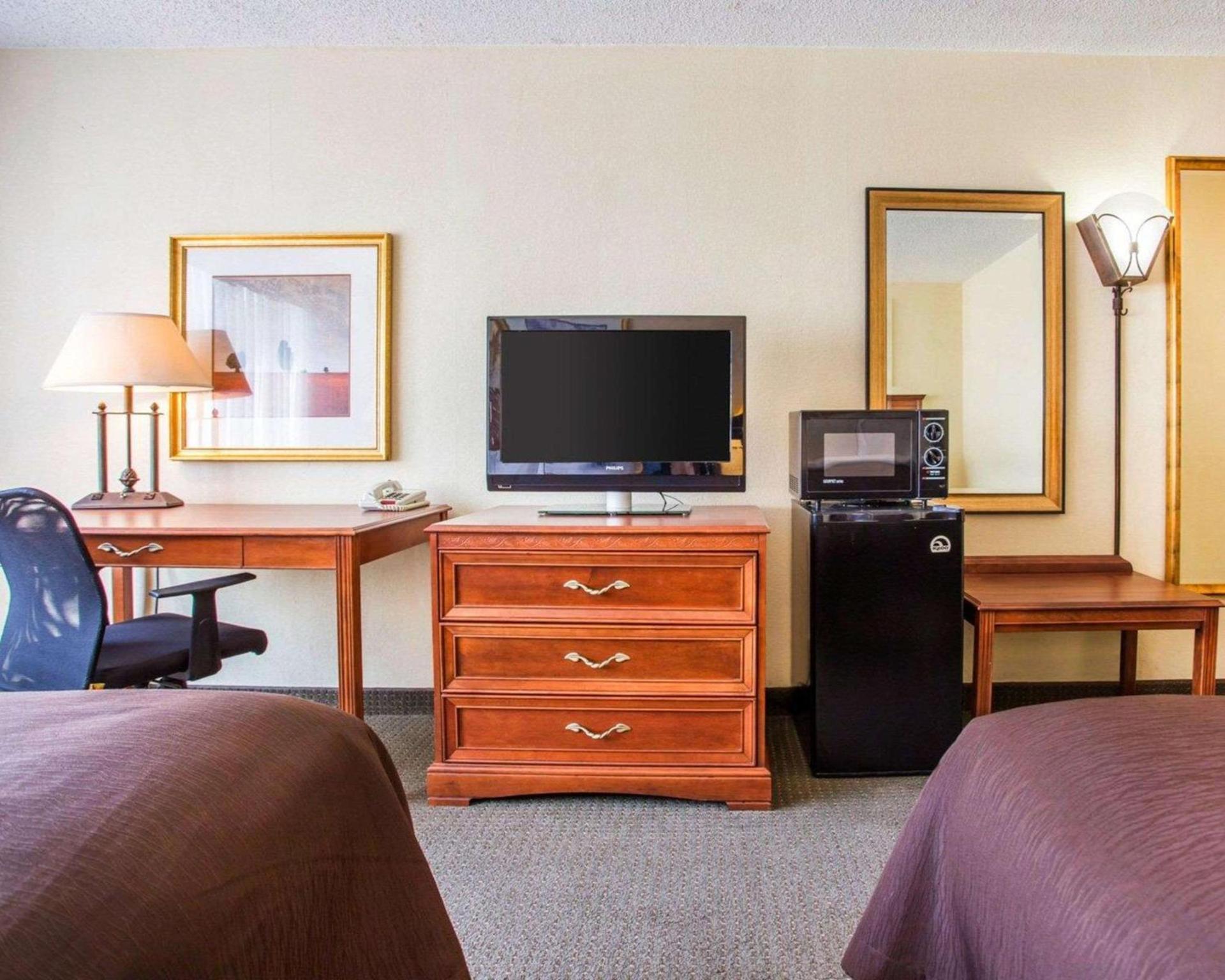 Budgetel Inn & Suites Atlanta photo 11
