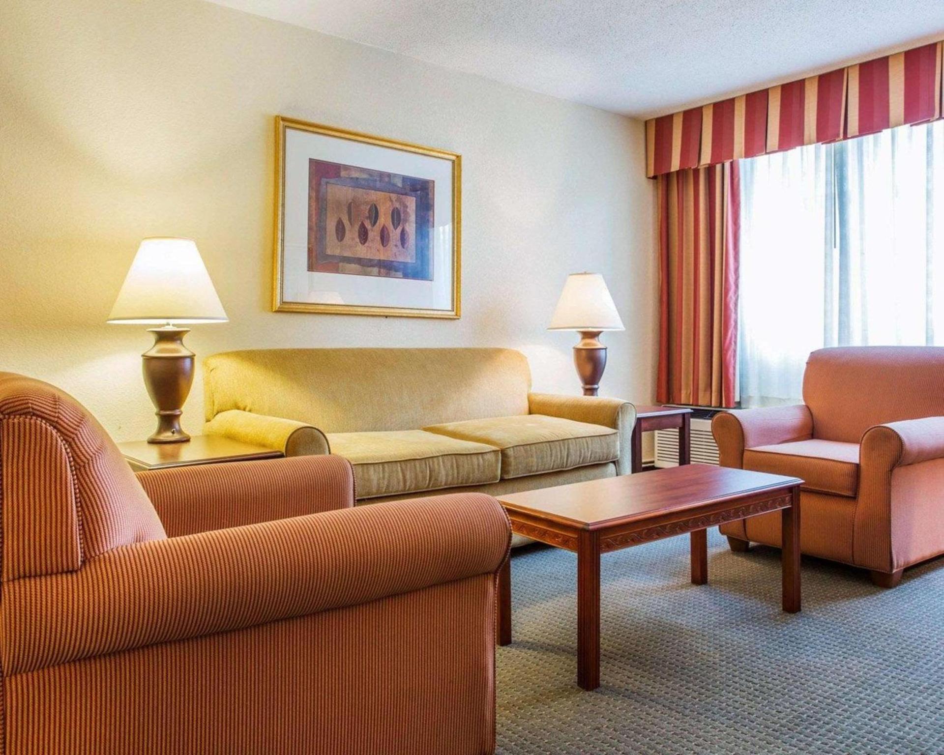 Budgetel Inn & Suites Atlanta photo 9