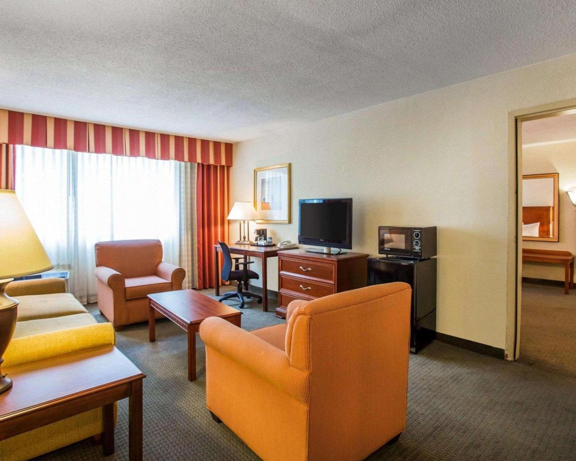 Budgetel Inn & Suites Atlanta photo 8