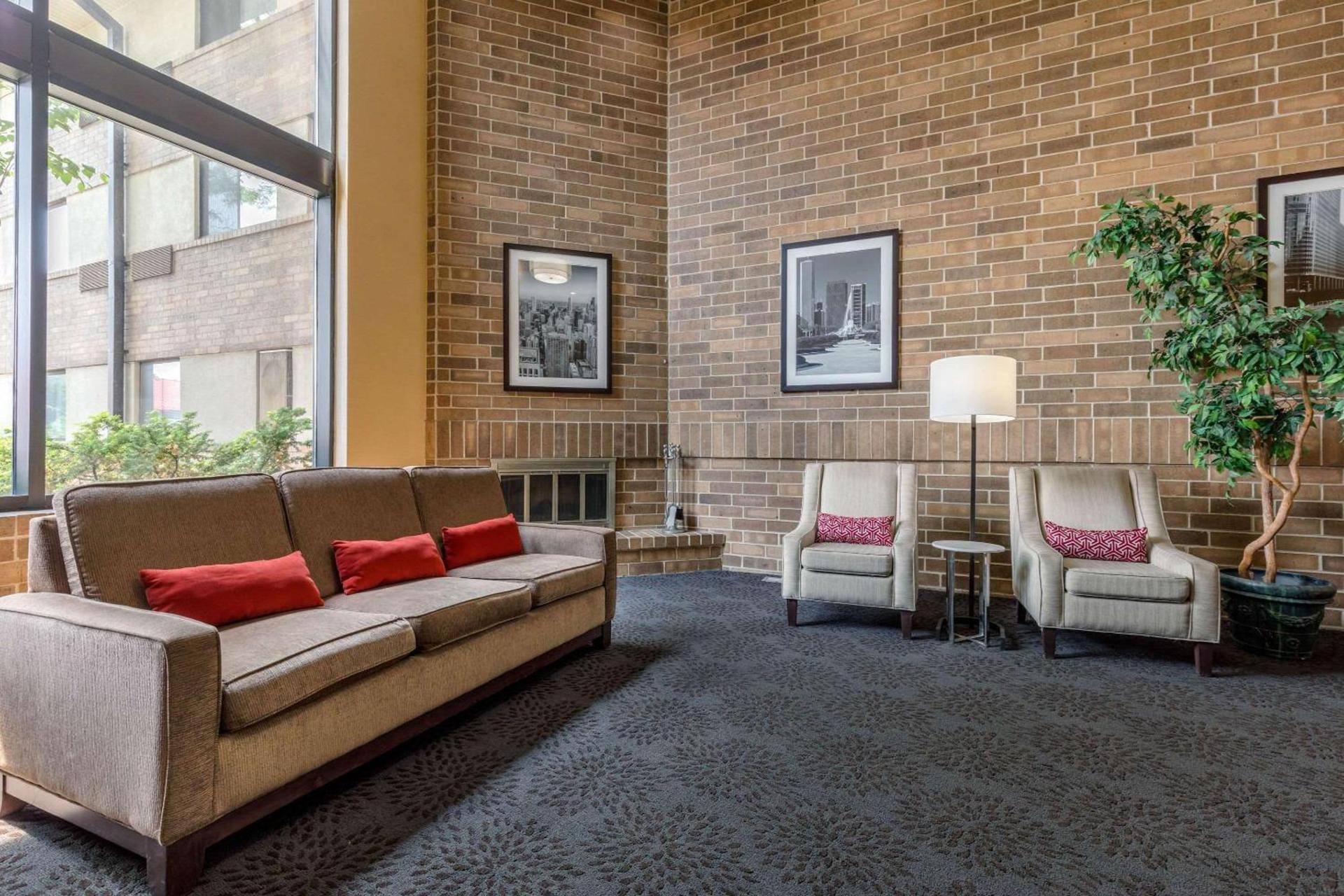 Suburban Studios Arlington Heights Elk Grove photo 27