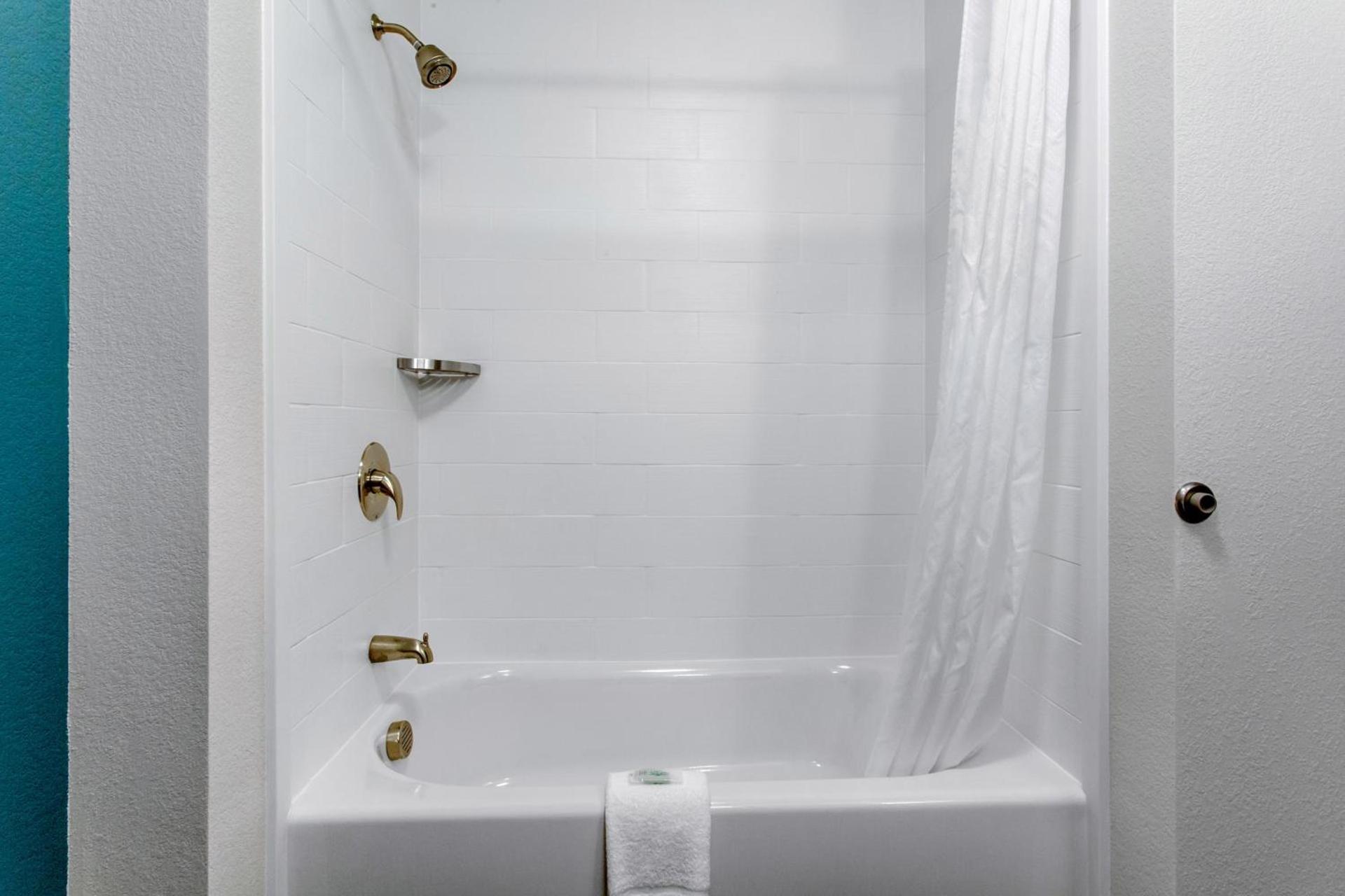Sleep Inn & Suites Monroe - Woodbury photo 14