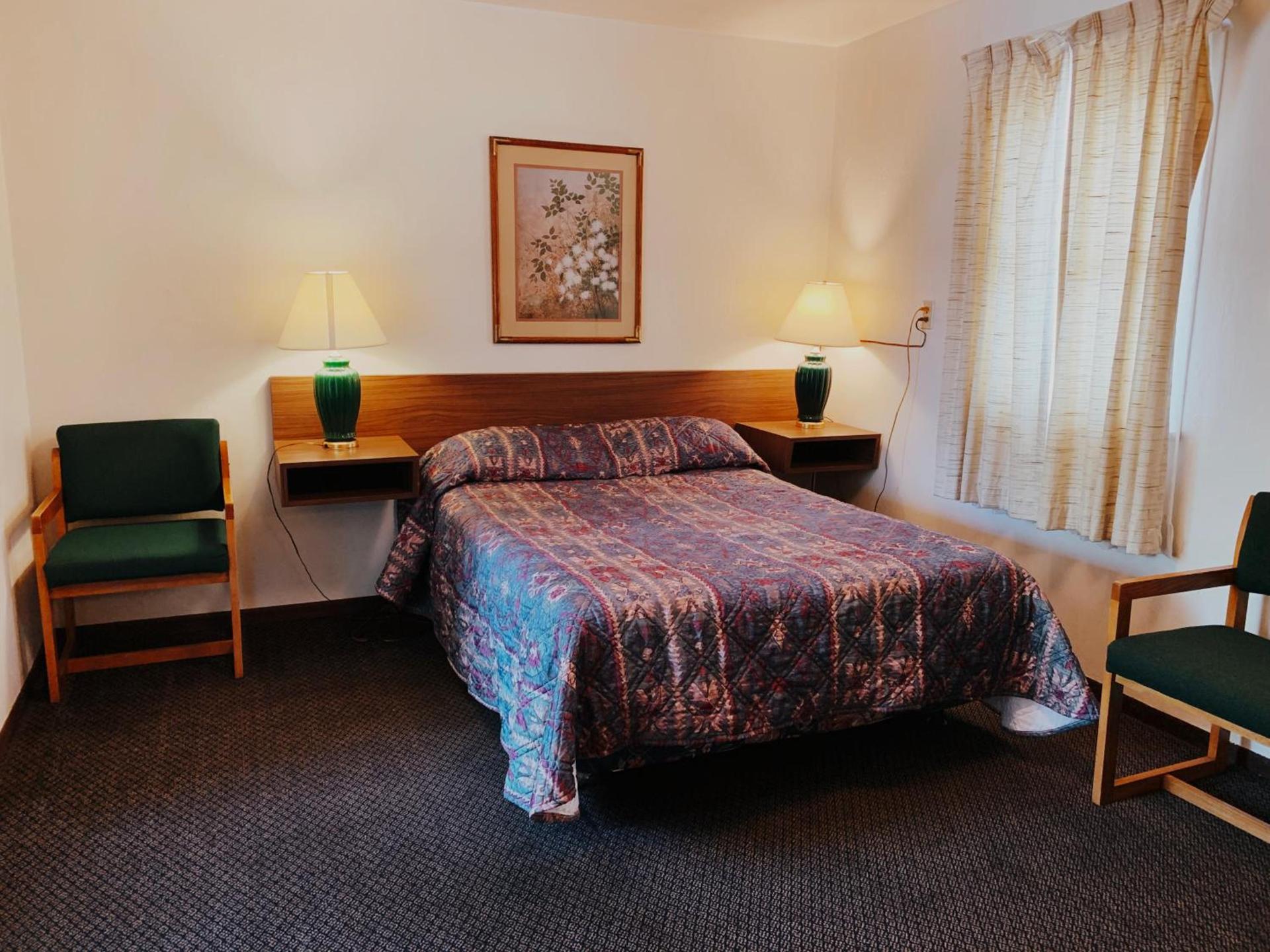 Lakeside Motel photo 7