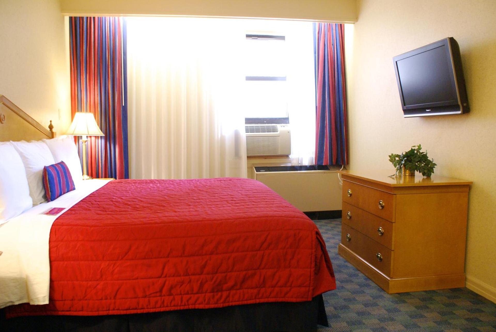 Ramada by Wyndham Jersey City photo 5