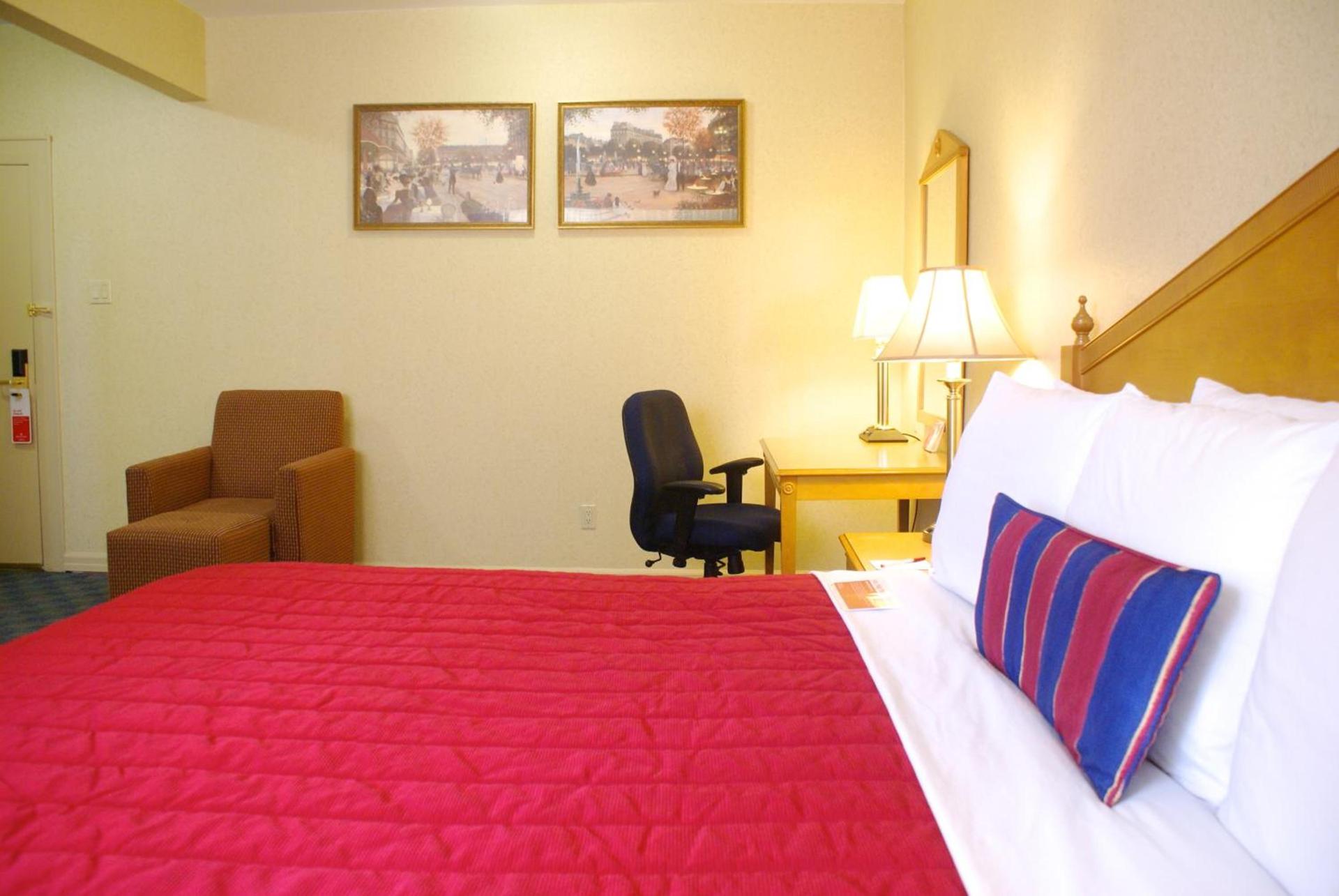 Ramada by Wyndham Jersey City photo 6