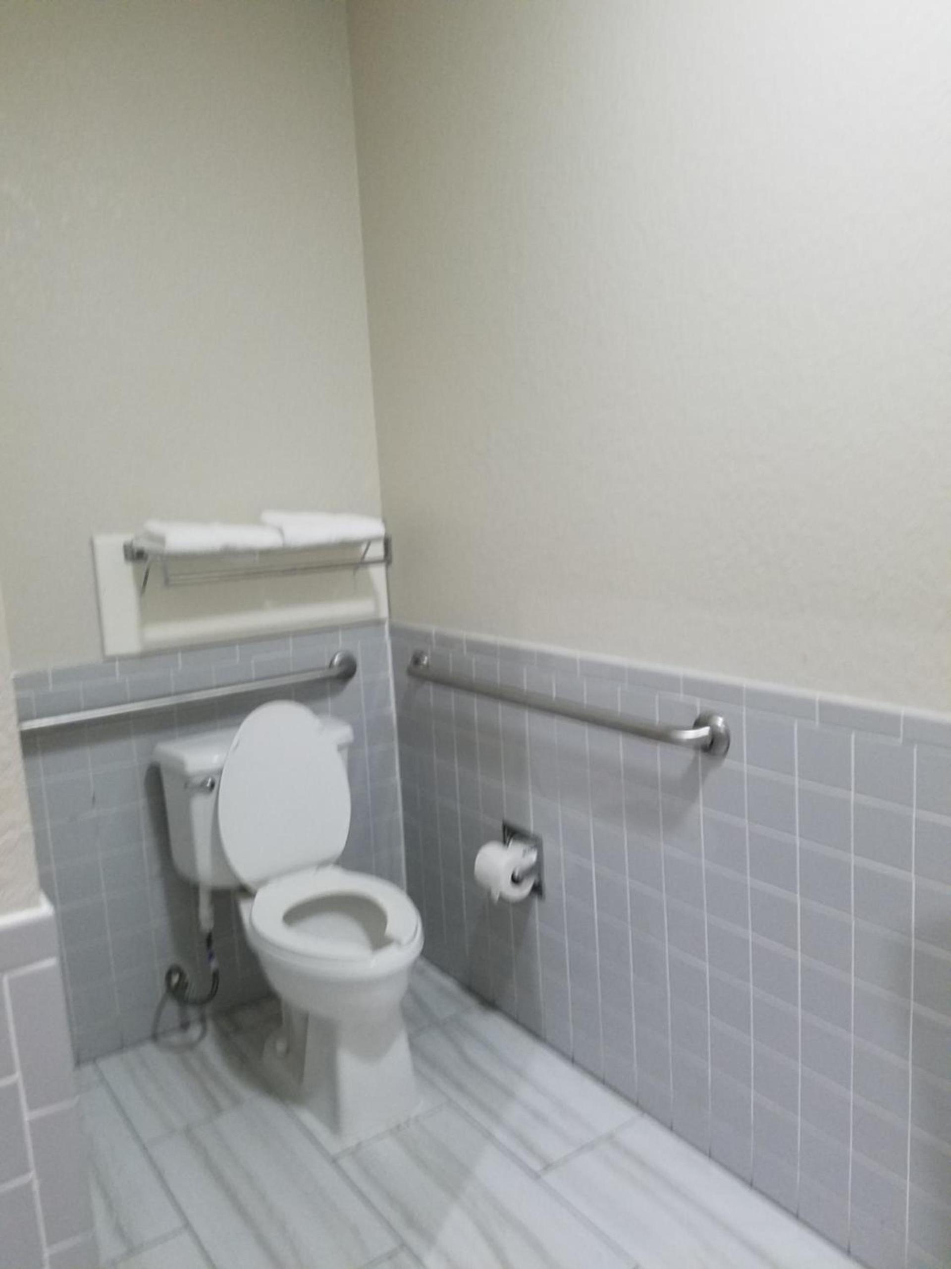 Scott Inn & Suites - Downtown Houston photo 31