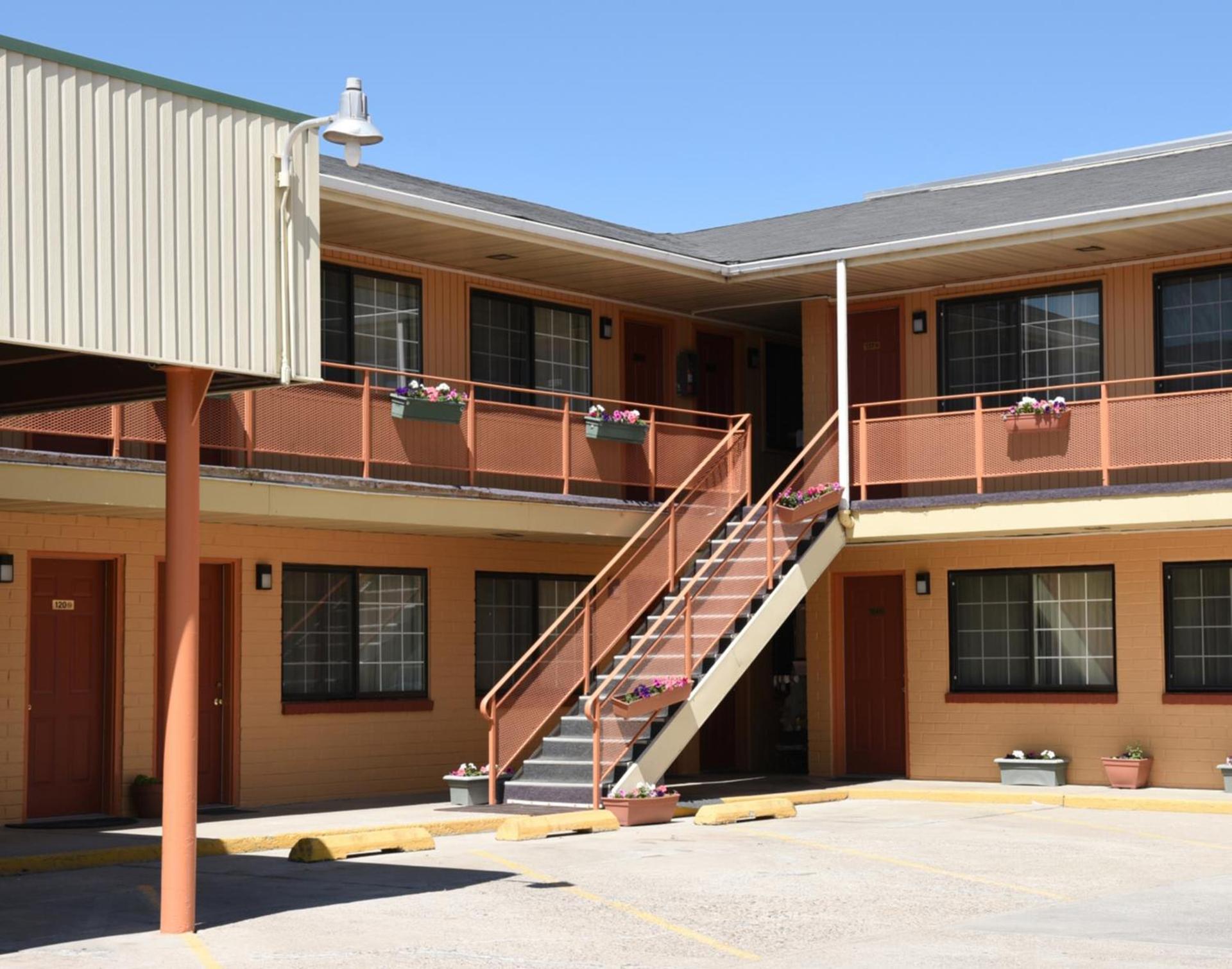 Esquire Inn photo 5