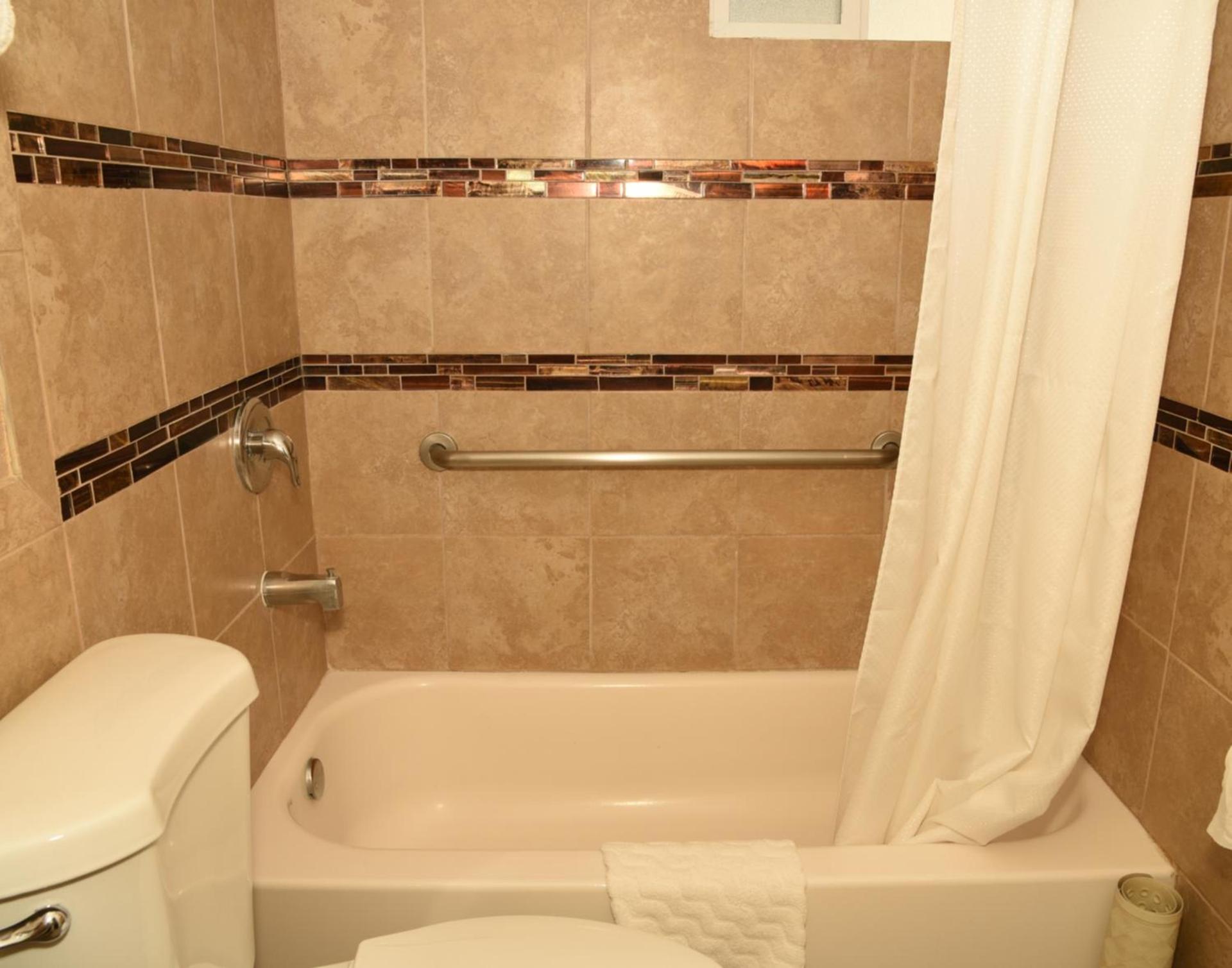 Esquire Inn photo 4