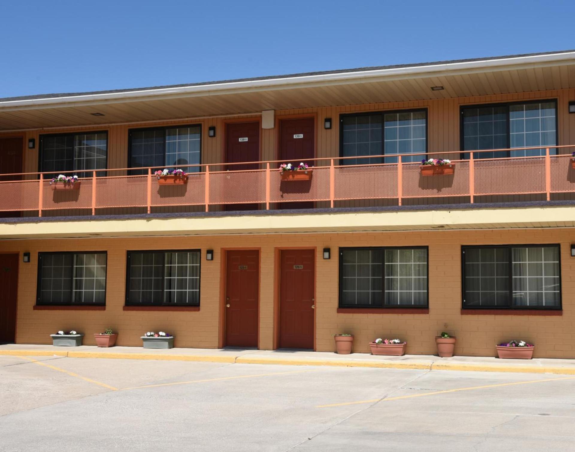 Esquire Inn photo 2