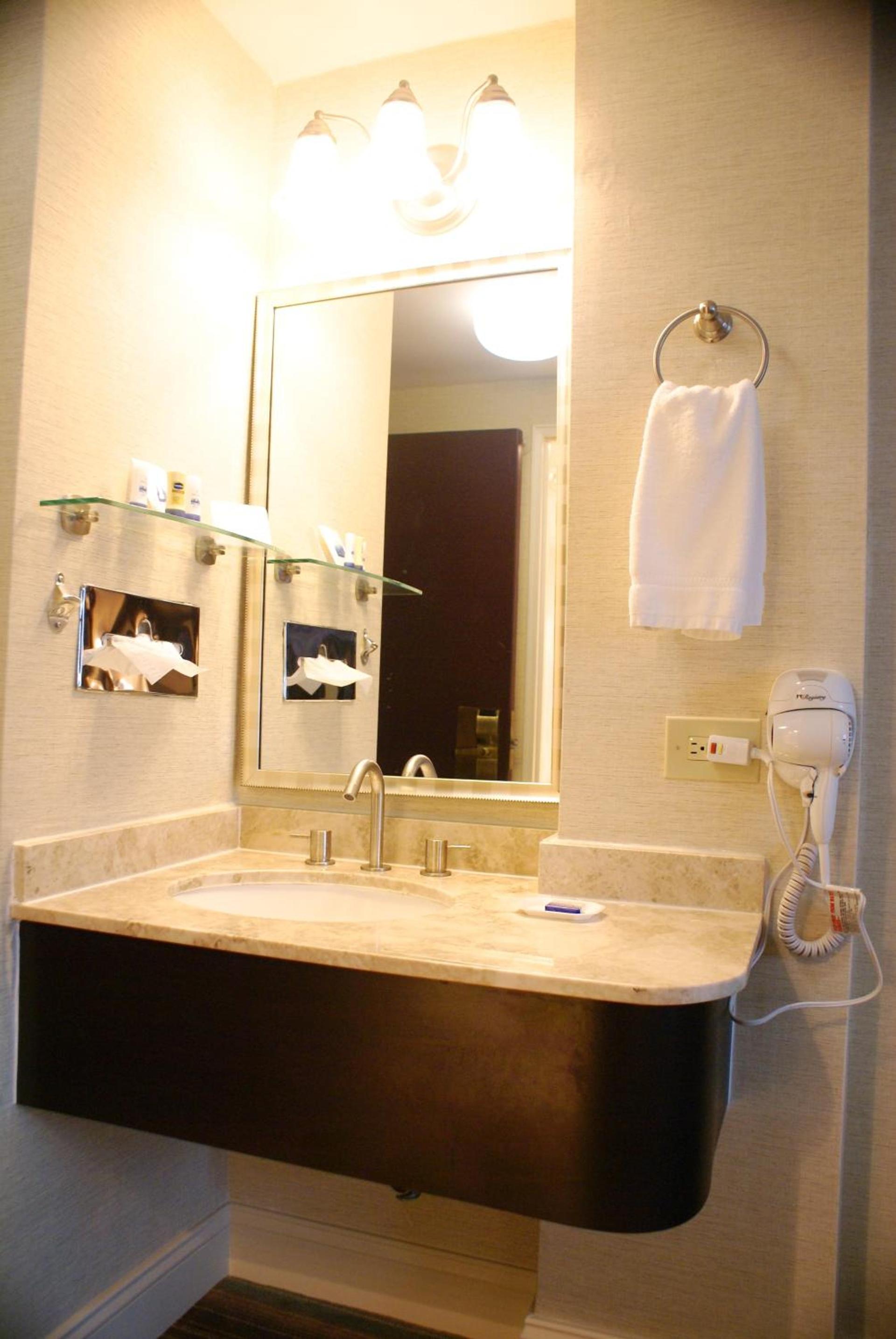 Best Western Queens Gold Coast photo 22