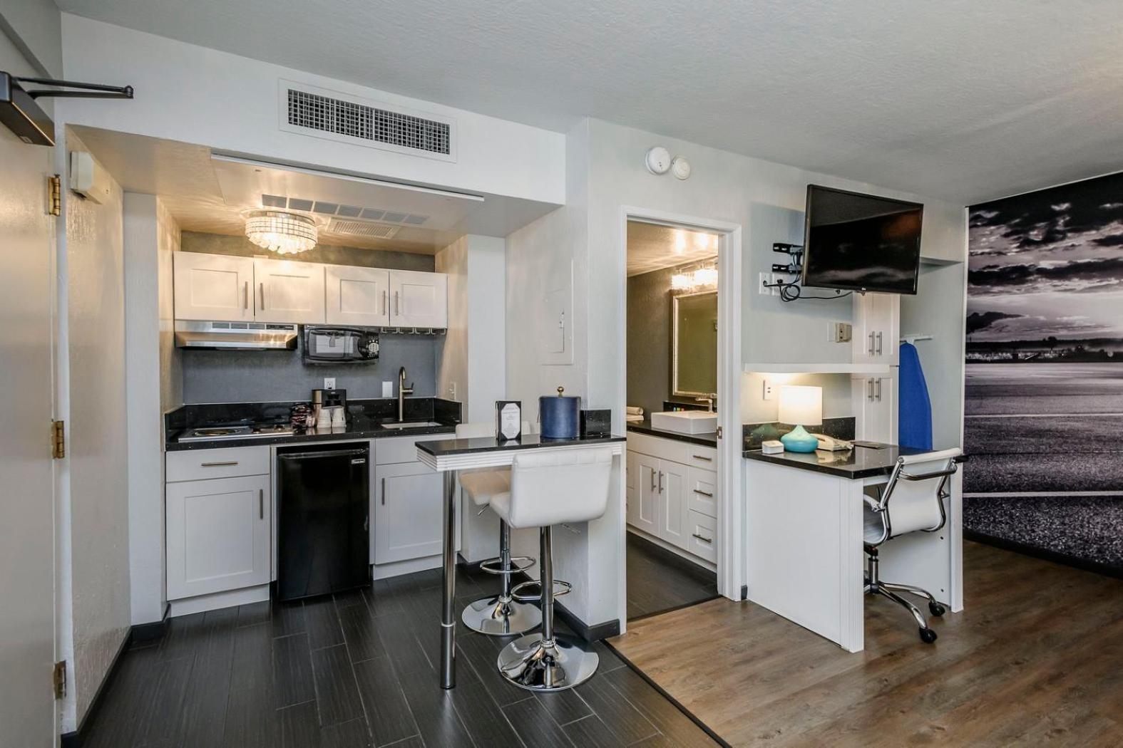 Lions Gate Hotel photo 22